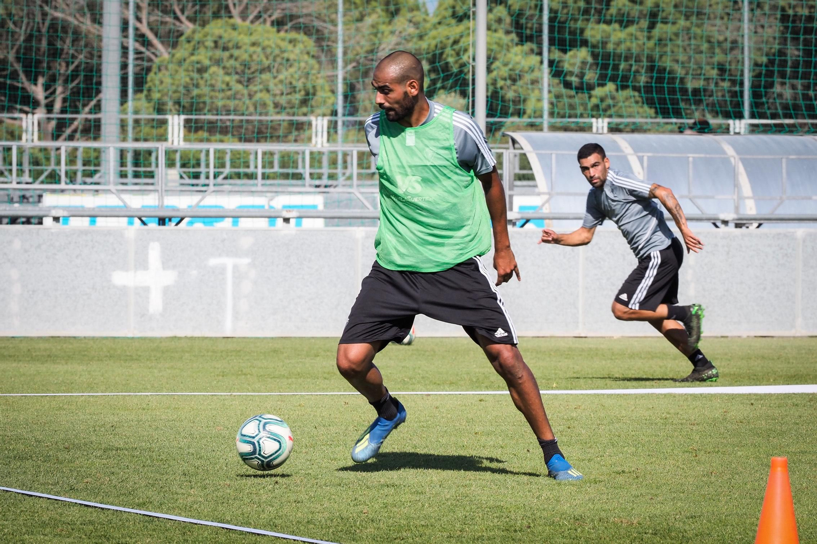 Fali en un entrenamiento.