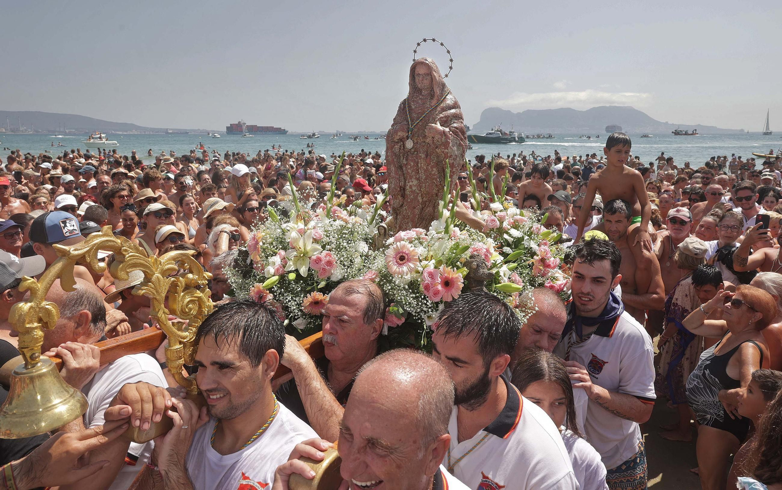 Las mejores fotos de la romería marítima de la Virgen de la Palma de Algeciras 2025