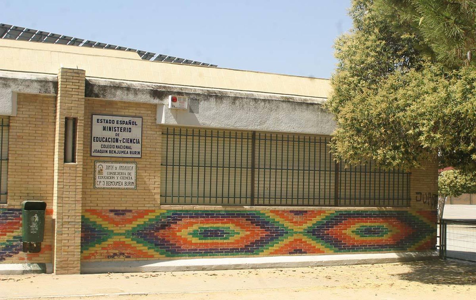 El colegio Benjumea Burín de Alcosa cambia de nombre