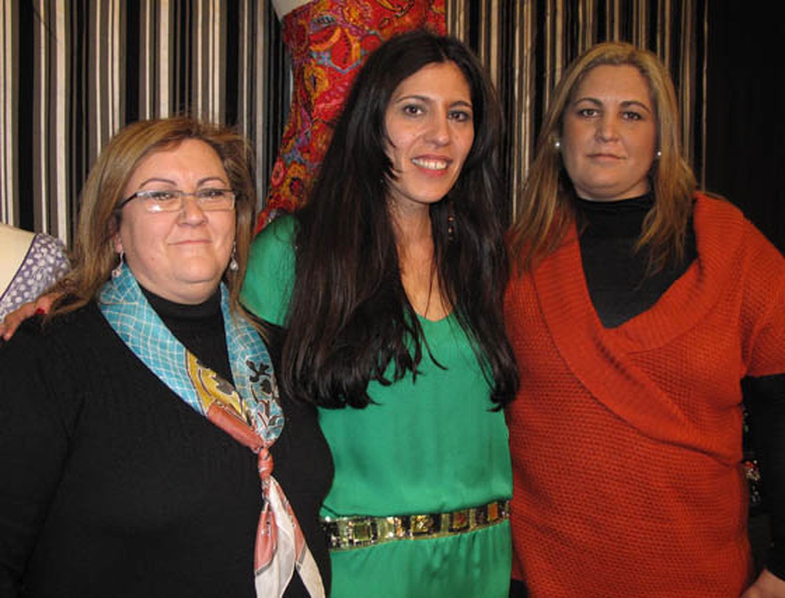 Las diseñadoras Pepa Castro (en el centro), Paqui y Herminia Serrano (Hermanas Serrano).

Foto: Victoria Ramírez