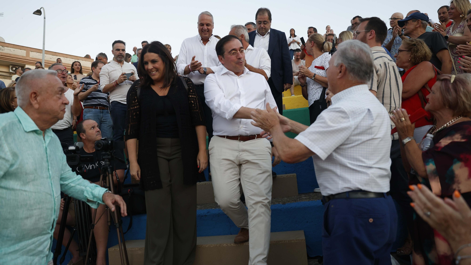 Las fotos del ministro Jose Manuel Albares durante el mitin en San Roque