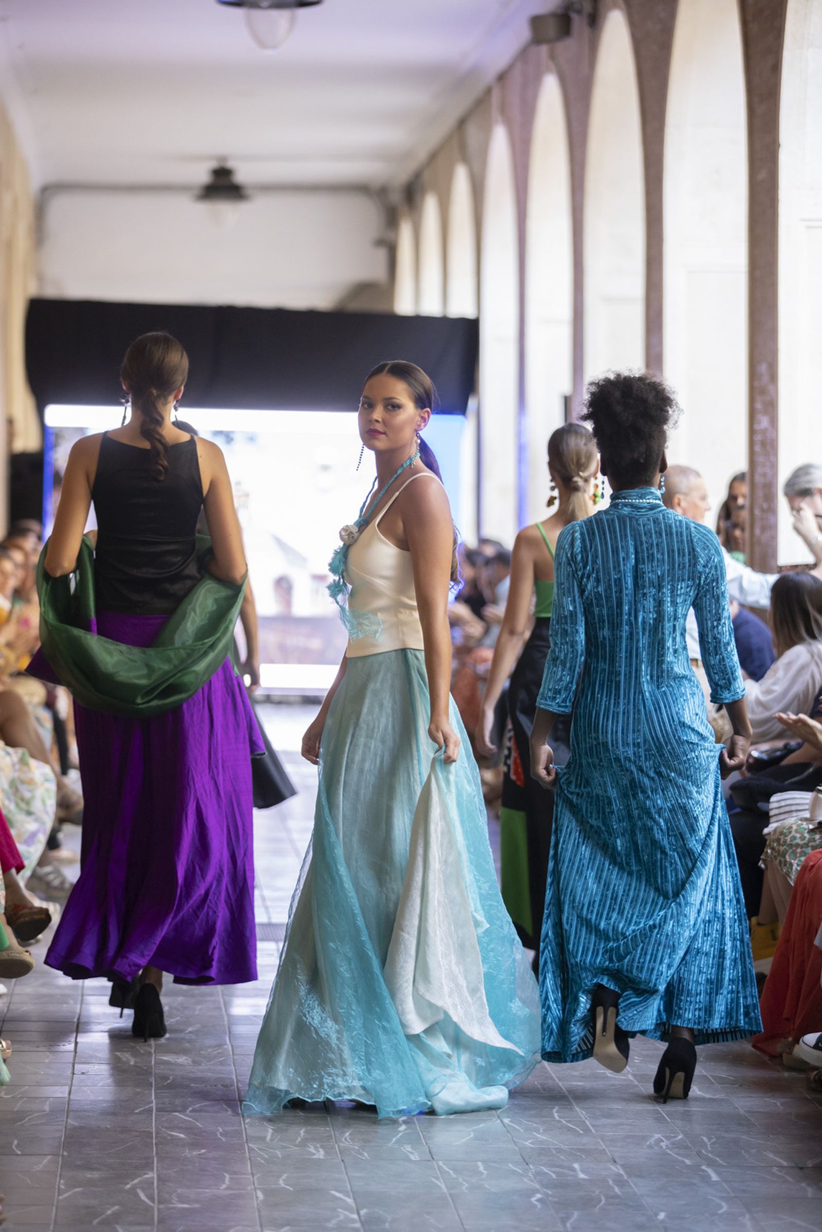 Imágenes del desfile 'Huelva provincia de moda' en la Gran Vía