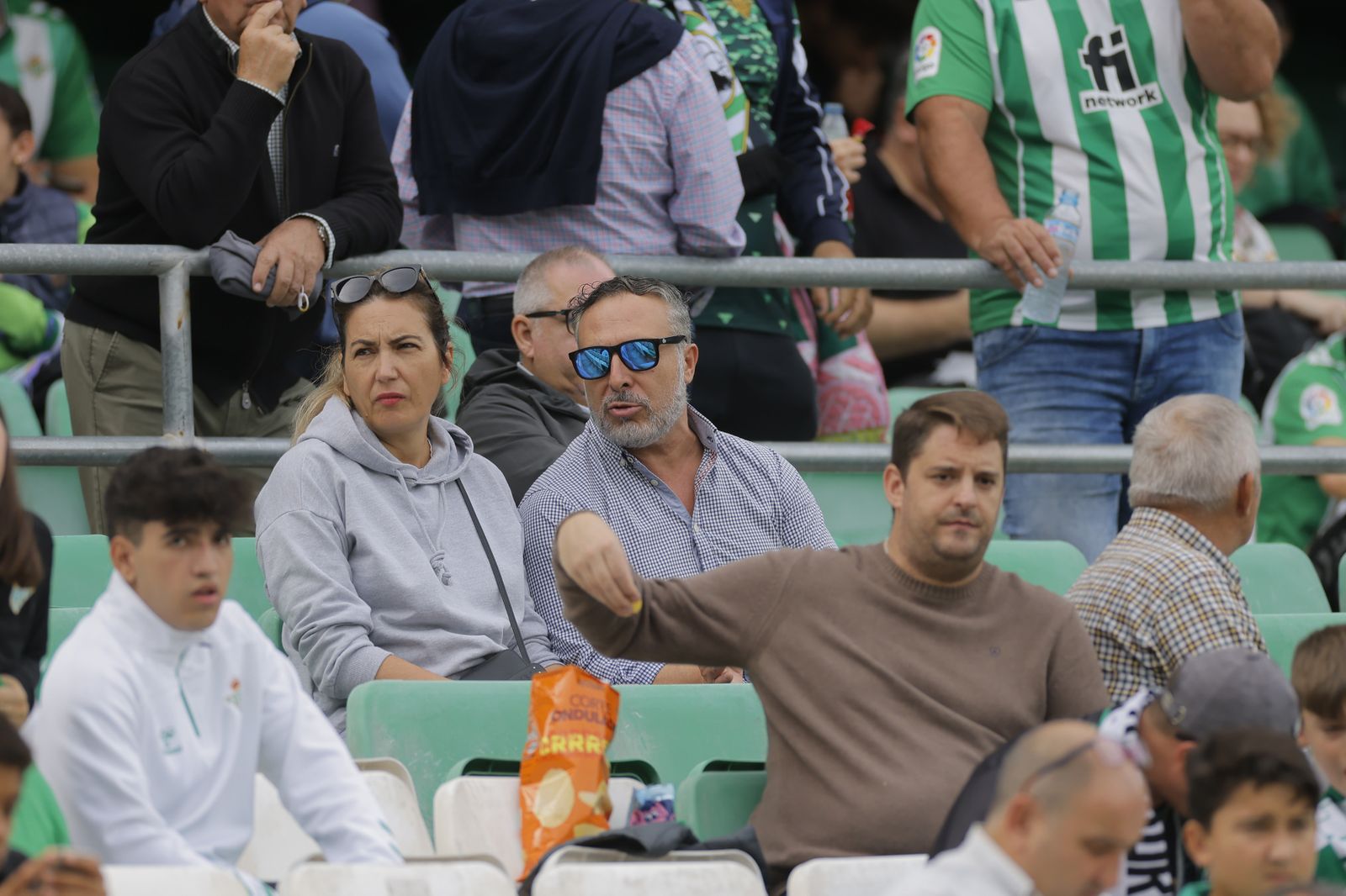 Búscate en las fotos del Betis-Osasuna