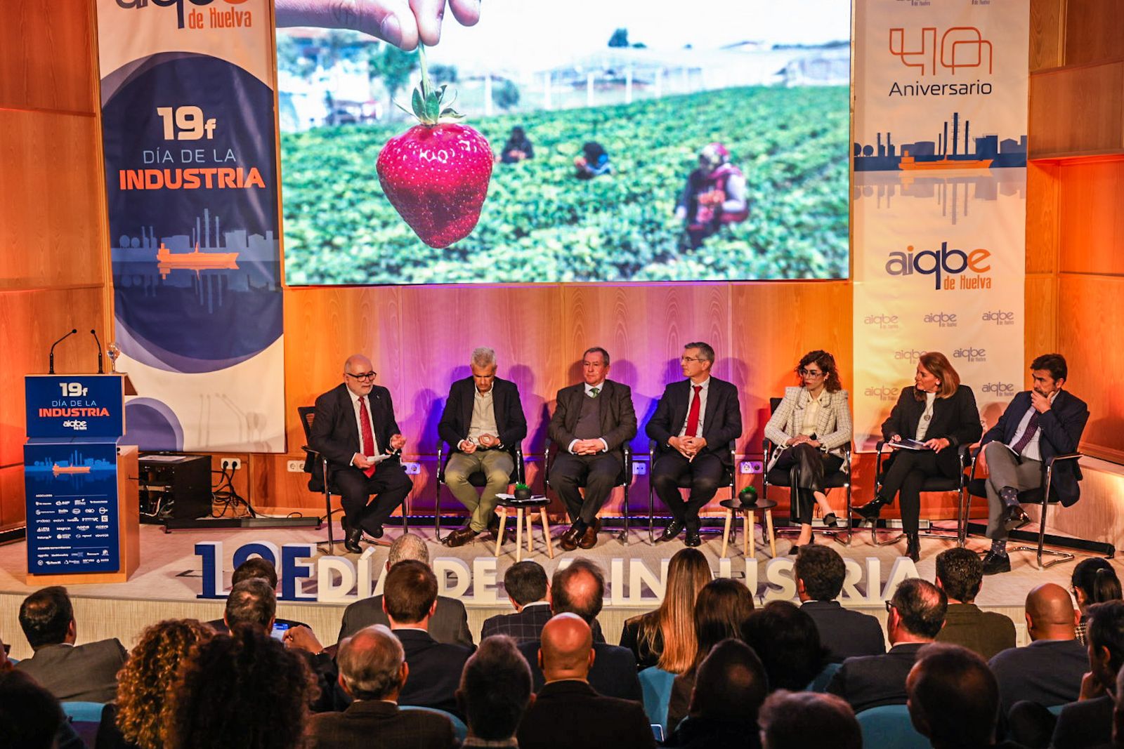 Fotografías del Día de la Industria en Andalucía 2026 y entrega el Premio Aiqbe a la Trayectoria Industrial a Juan Manuel Díaz del Valle