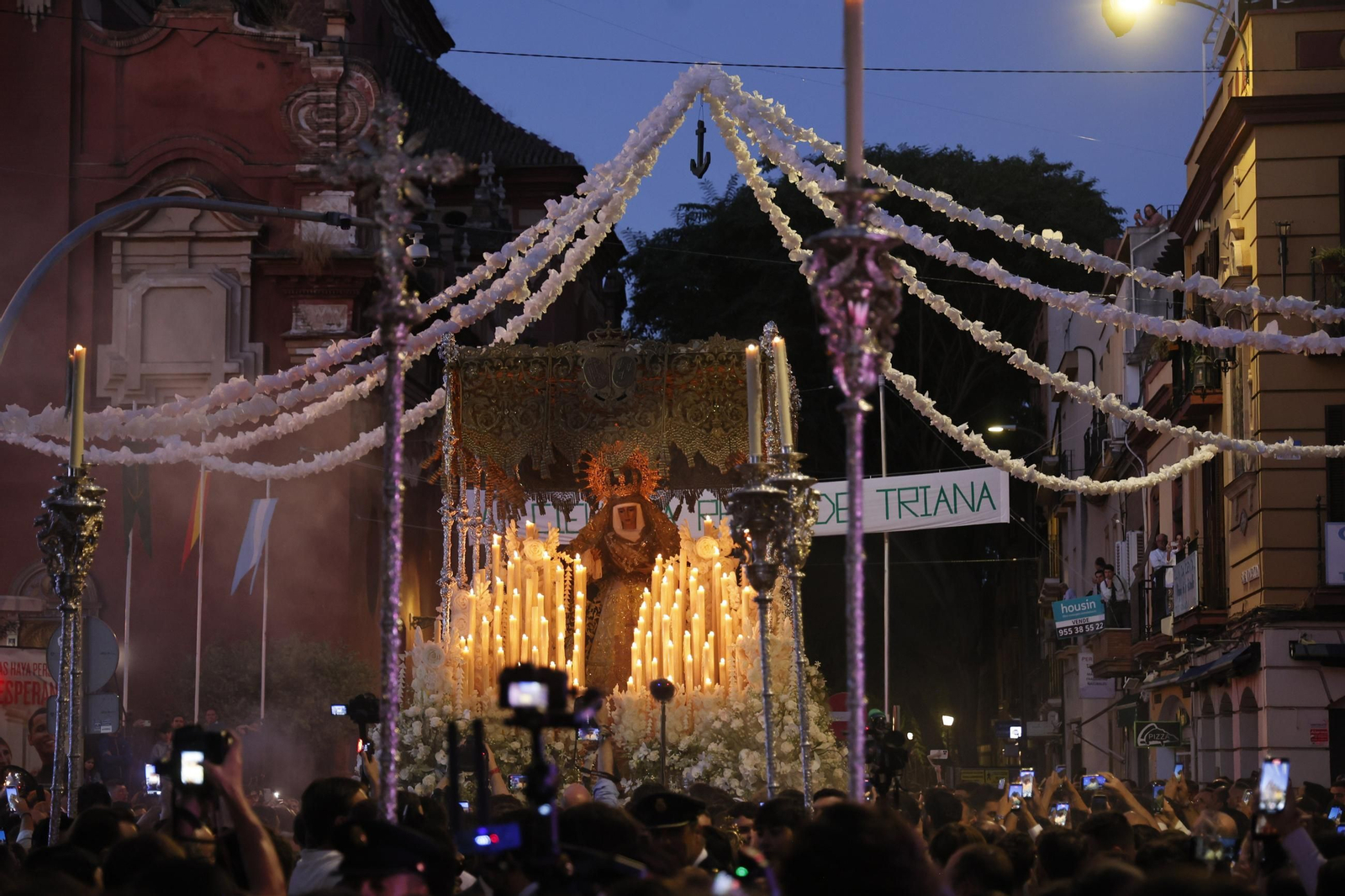 las imágenes de la procesión de la Esperanza de Triana a la Catedral