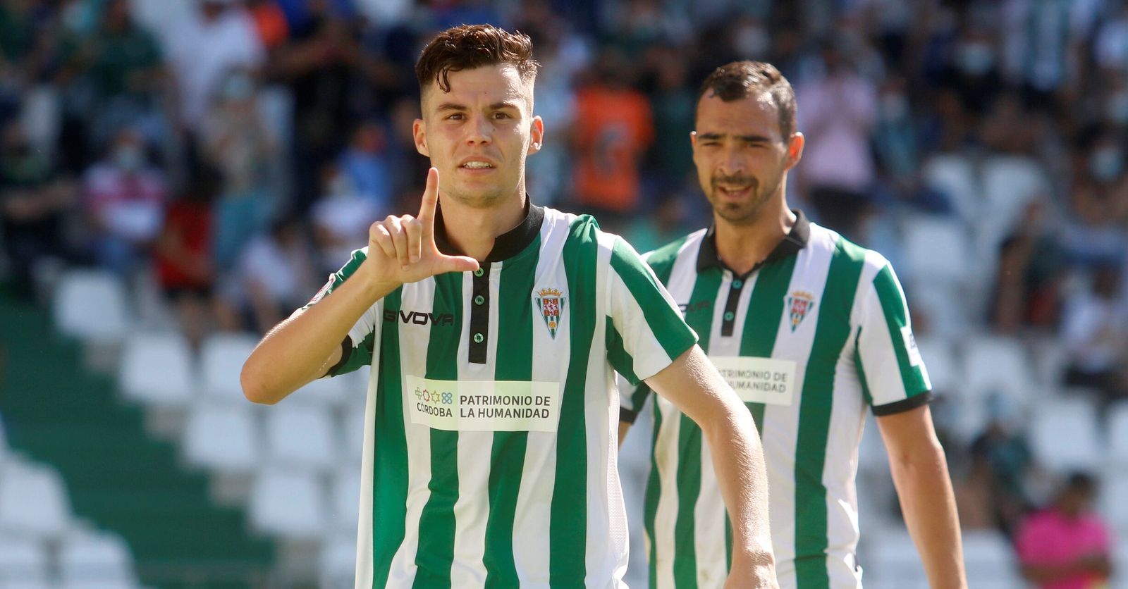 Luismi dedica un gol conseguido en El Arcángel con el Córdoba CF.