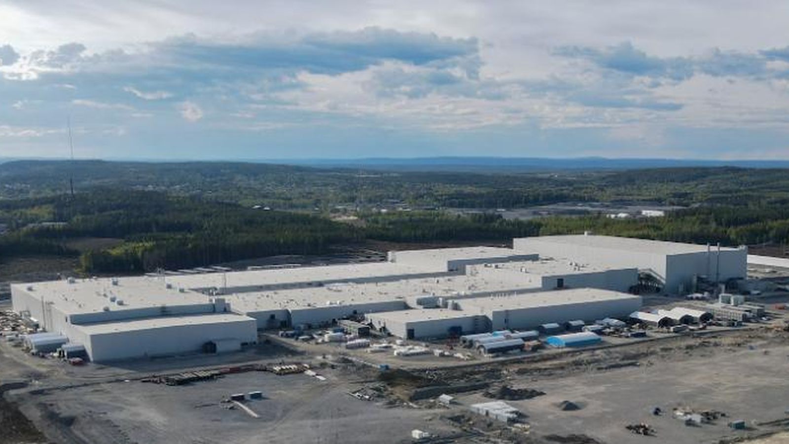 El aumento de las ventas de eléctricos llevó a la instalación de la gigafactoría de Northvolt en Suecia y que hizo entrega en junio de sus primeras baterías.