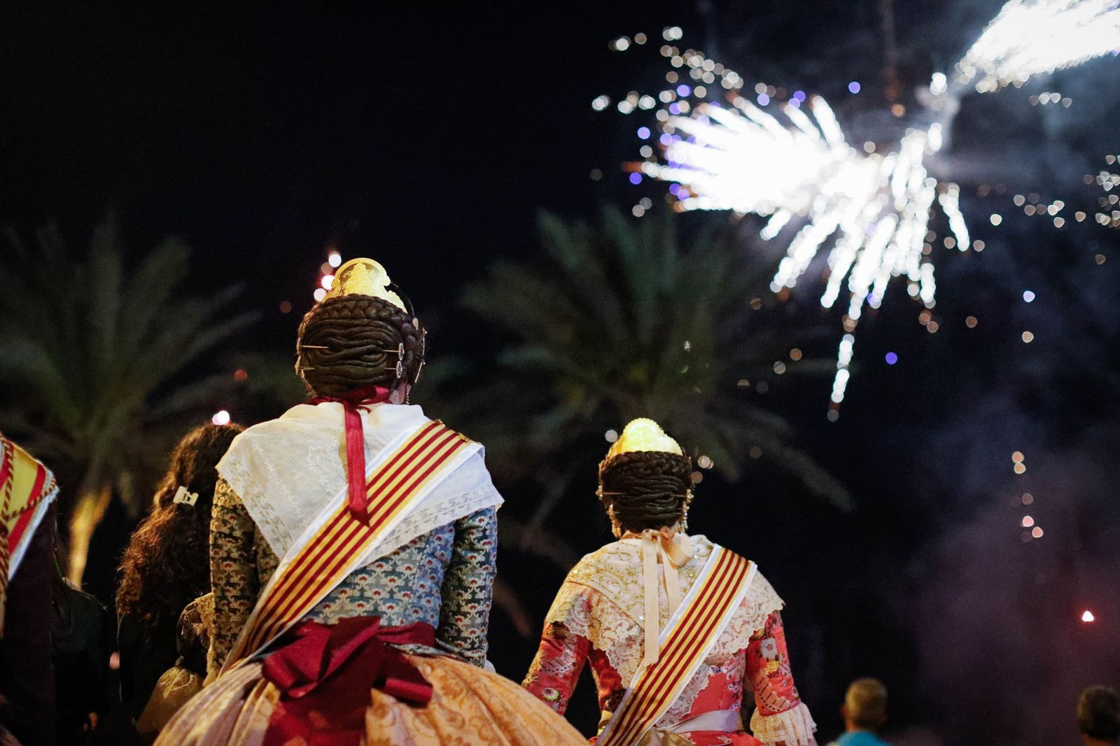 La cremá de las fallas cierra el ‘Fallers pel Món’ en imágenes