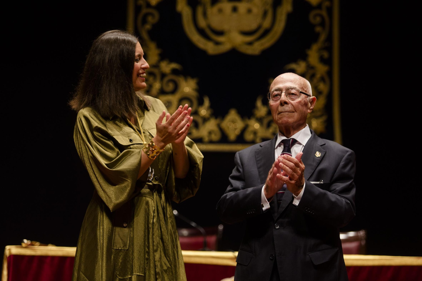 Las imágenes del acto de entrega de la Medalla de la Ciudad a Juan García Cubillana en San Fernando