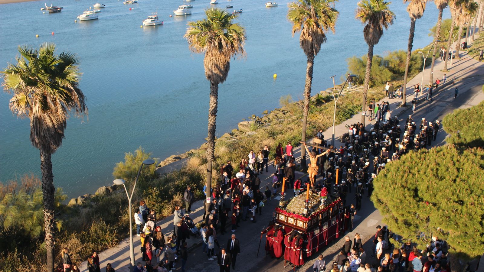 Cristo del Amor junto al margen del Río San Pedro