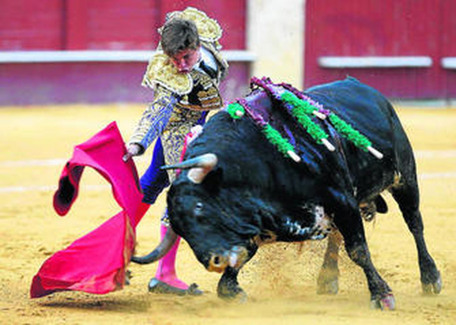 Julián López 'El Juli' durante una faena en la pasada Feria de Agosto de Málaga.