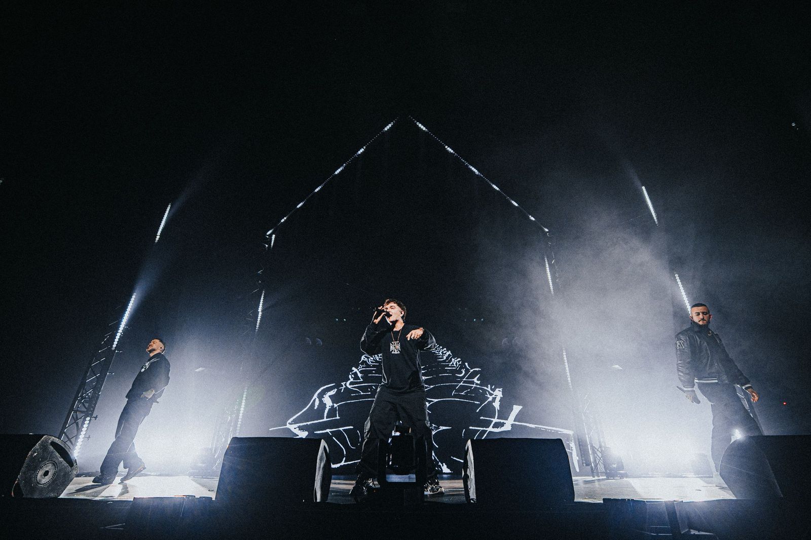 Hijos de la Ruina, durante su concierto este viernes en el Cartuja Center de Sevilla.