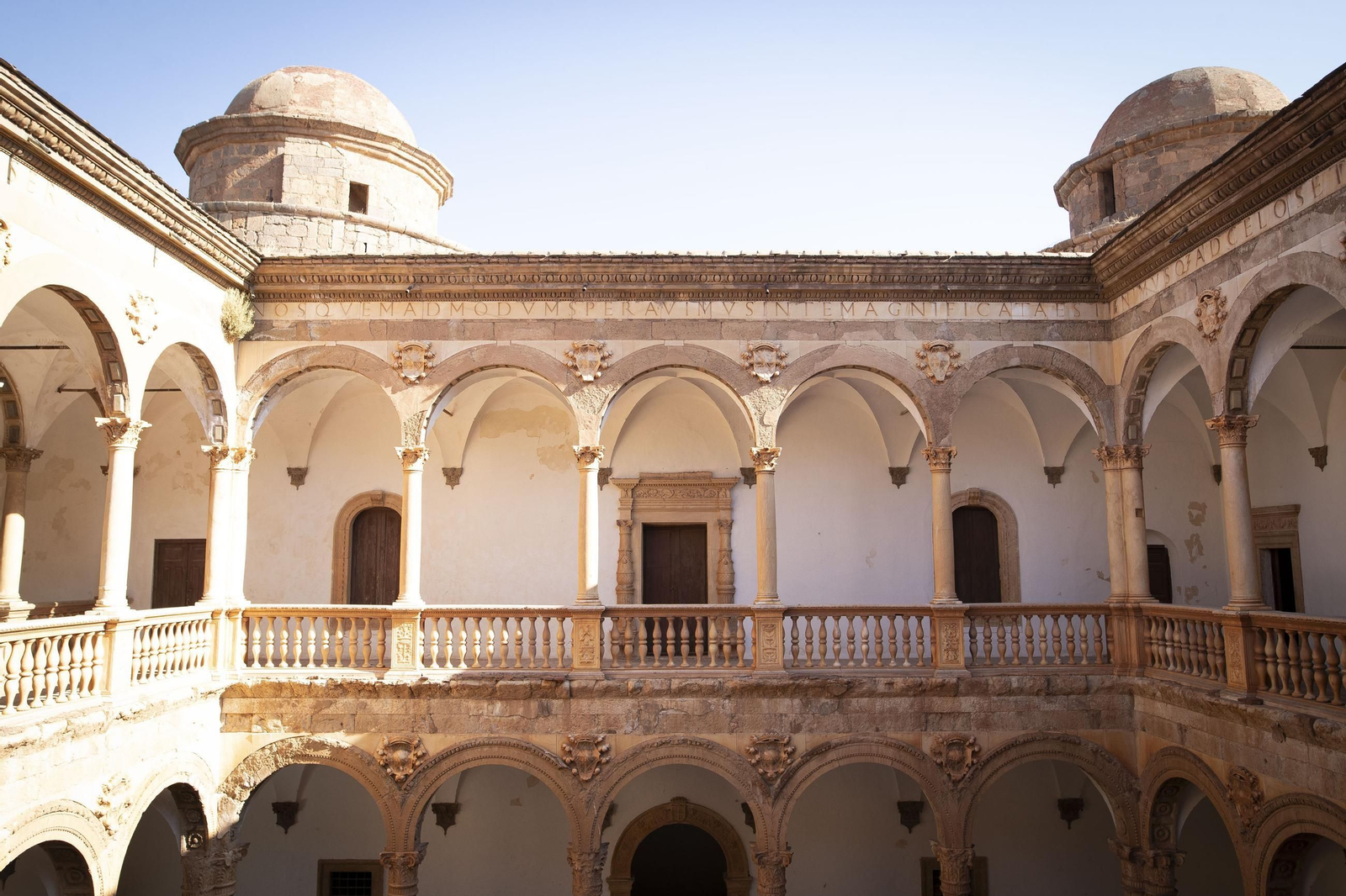 En el interior del Castillo de La Calahorra: las imágenes de la nueva fortaleza de la provincia de Granada