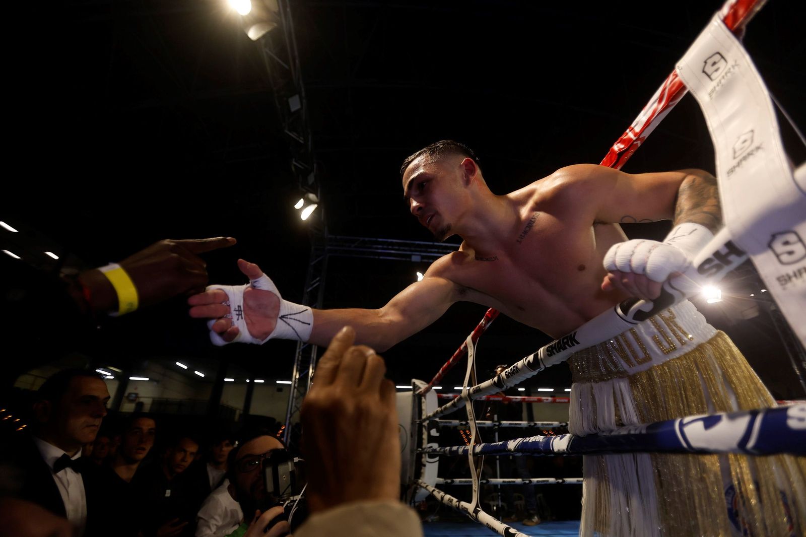 Las mejores fotos del debut profesional de Rafa Lozano Jr. ante Kervin Romero