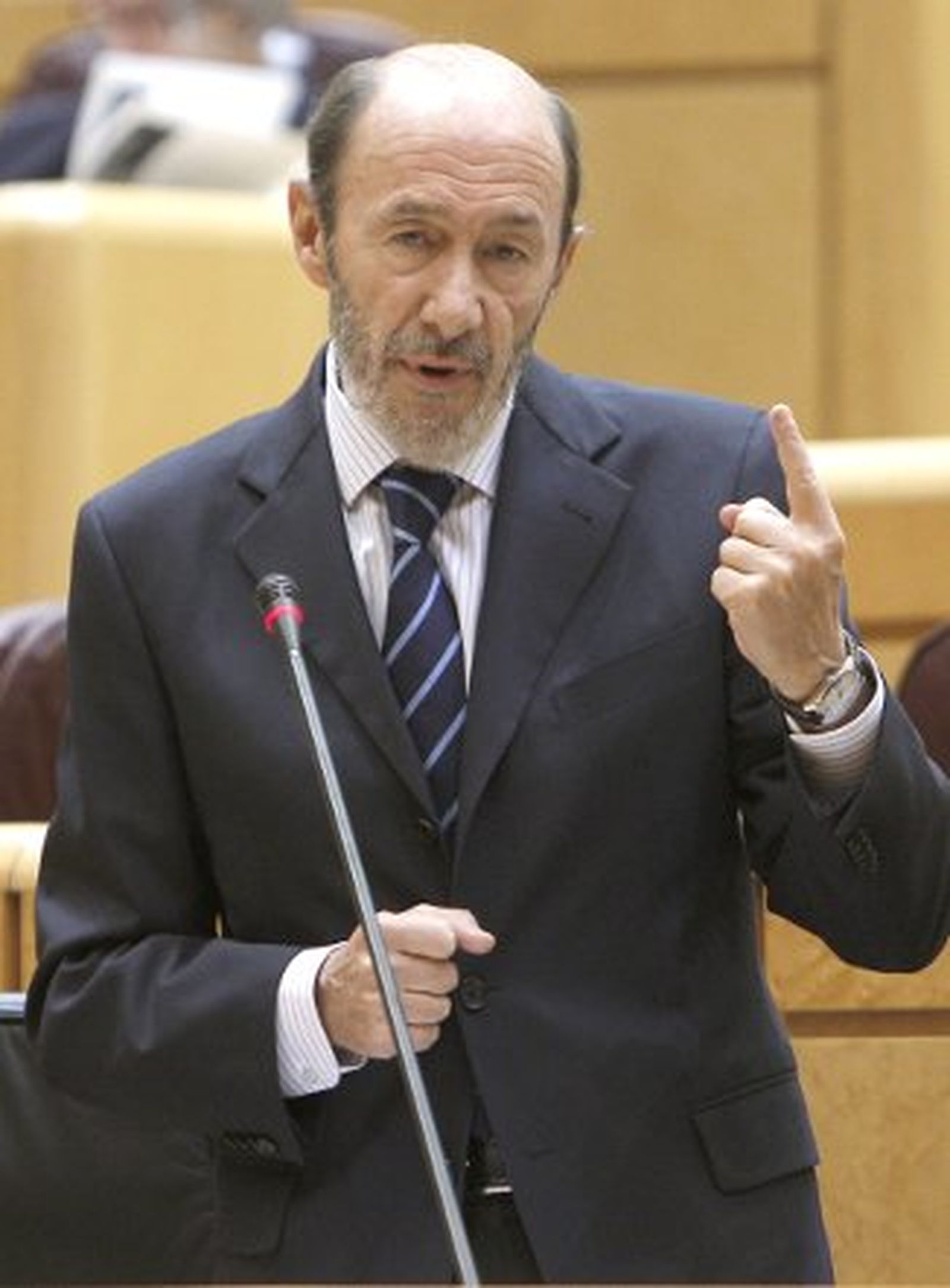 Rubalcaba "ni tan siquiera sospecha" que Chávez esté detrás del entrenamiento de los etarras