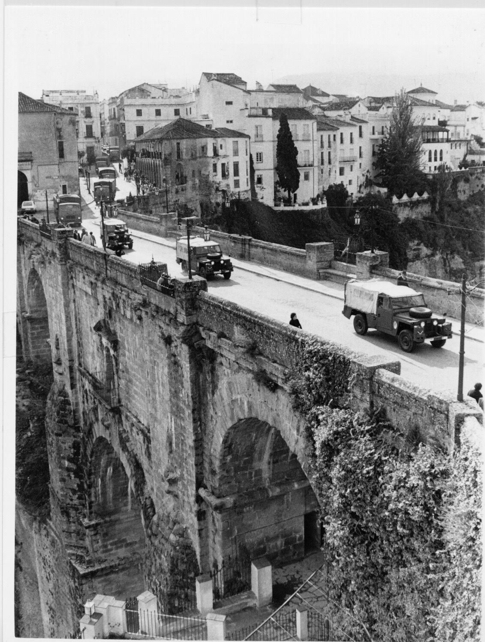 Llegada a Ronda de unidades de la Legión.