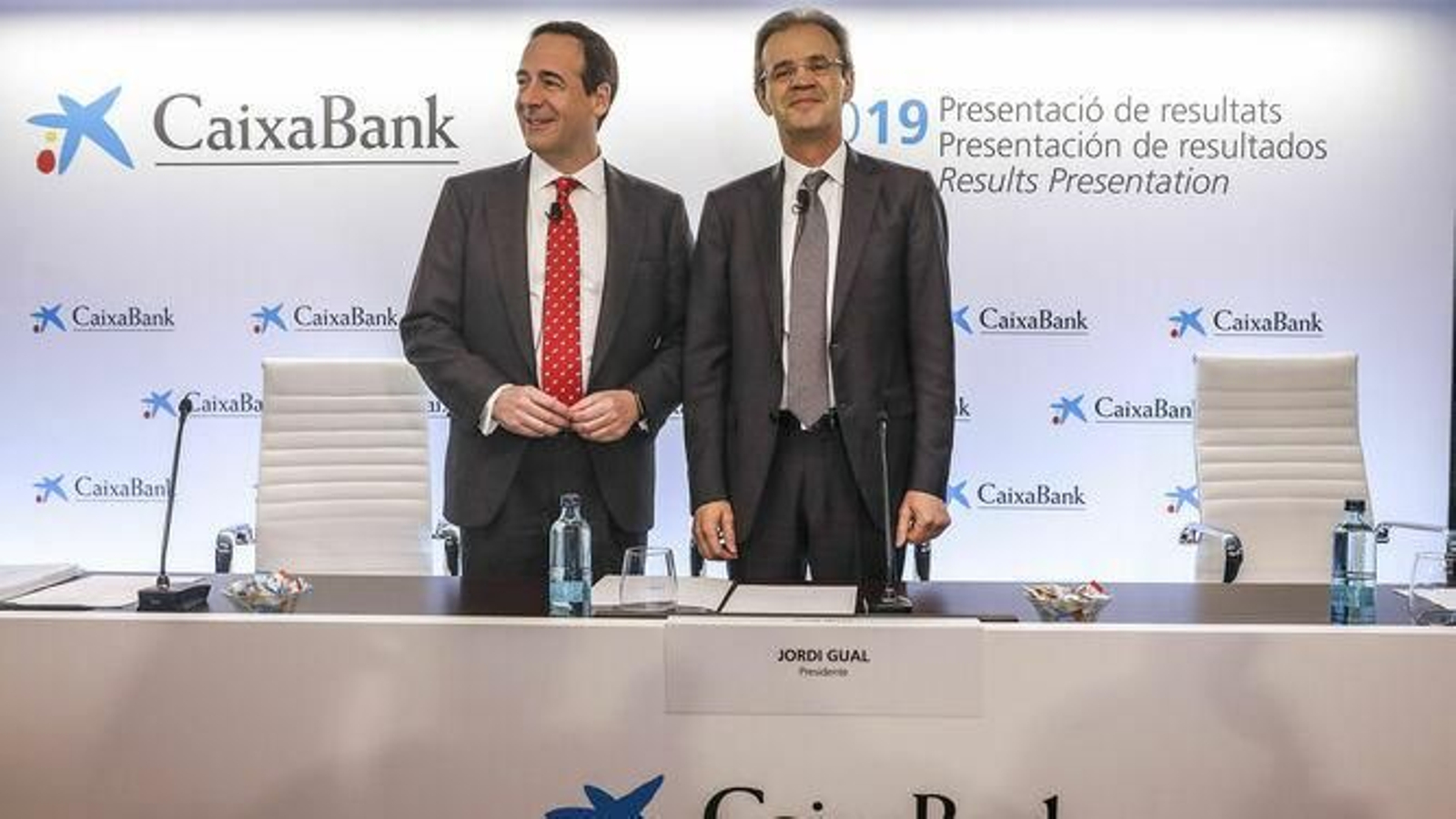 Gonzalo Gortázar y Jordi Gual, en la presentación de resultados de 2019 en Valencia.