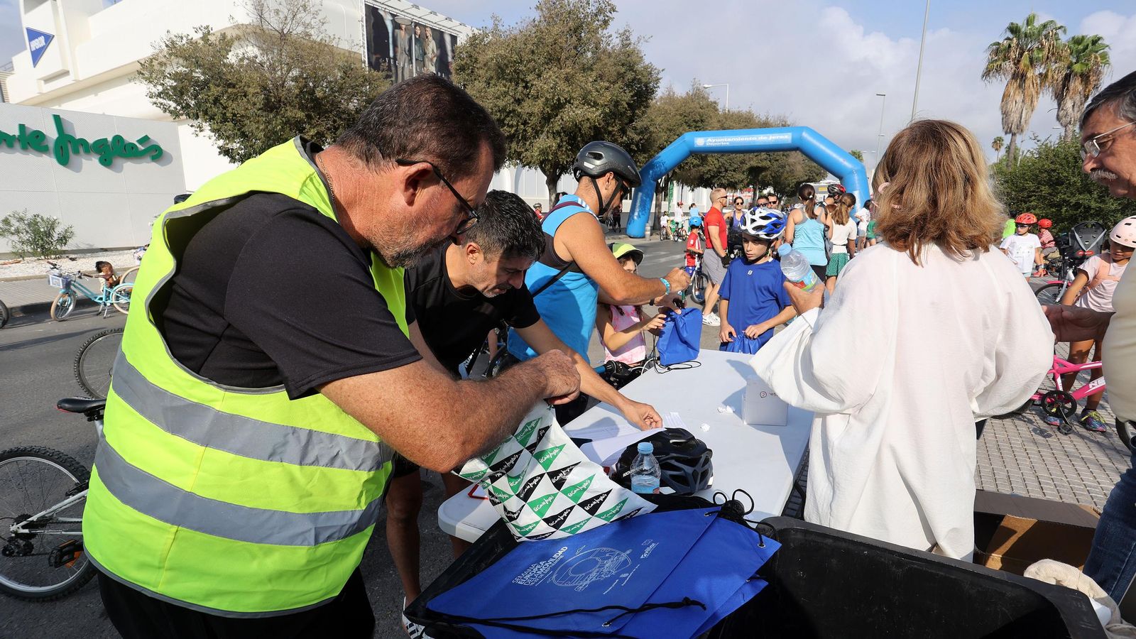 Búscate en el Día de la Bici Amistad por Jerez