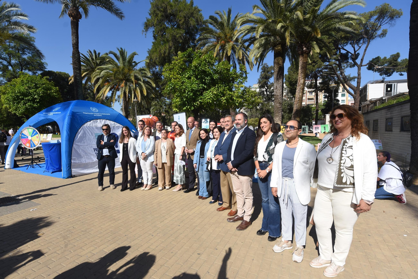 Las autoridades, en el Paseo de la Victoria.