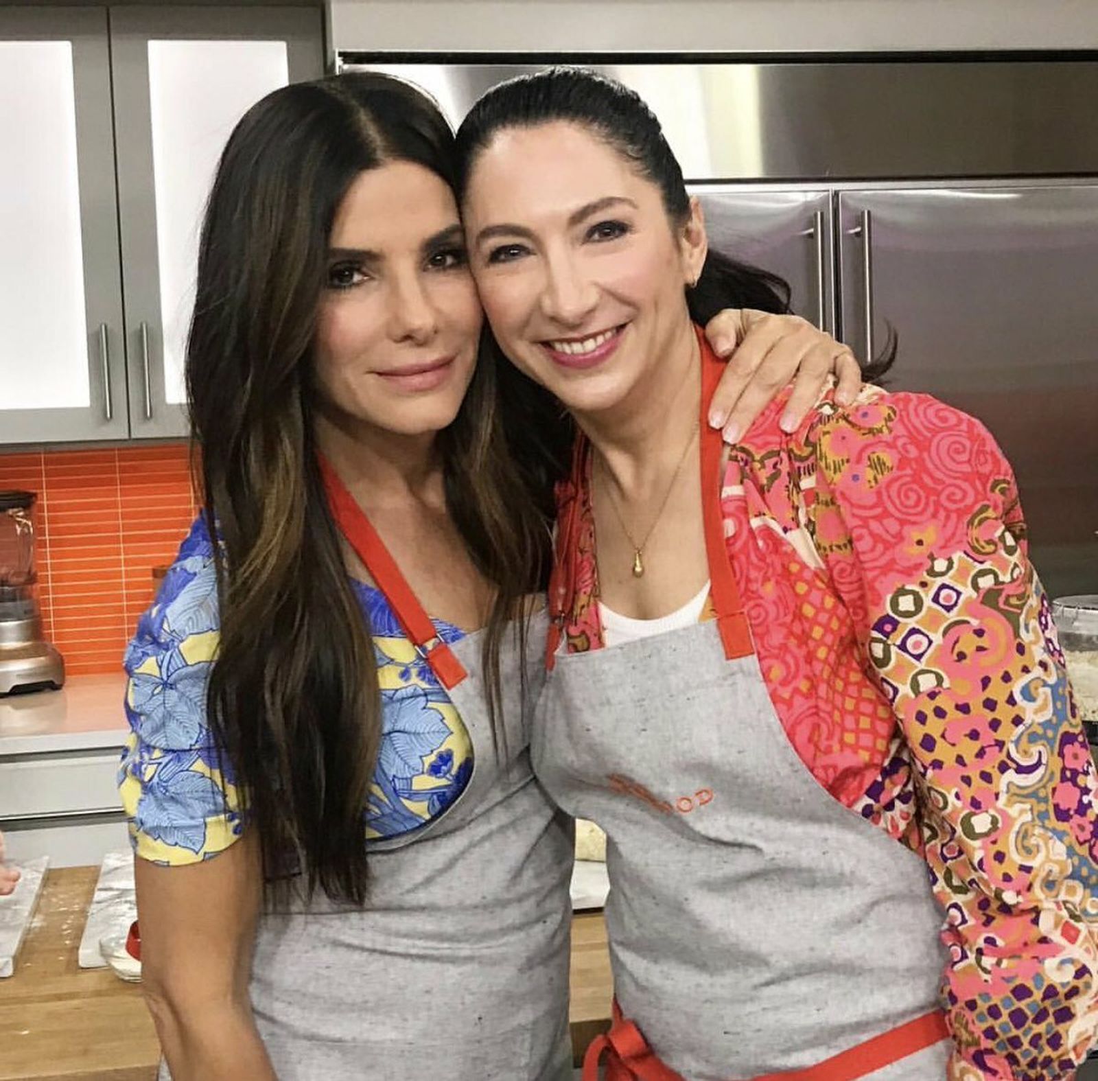 Sandra Bullock y su hermana Gesine, entre fogones.