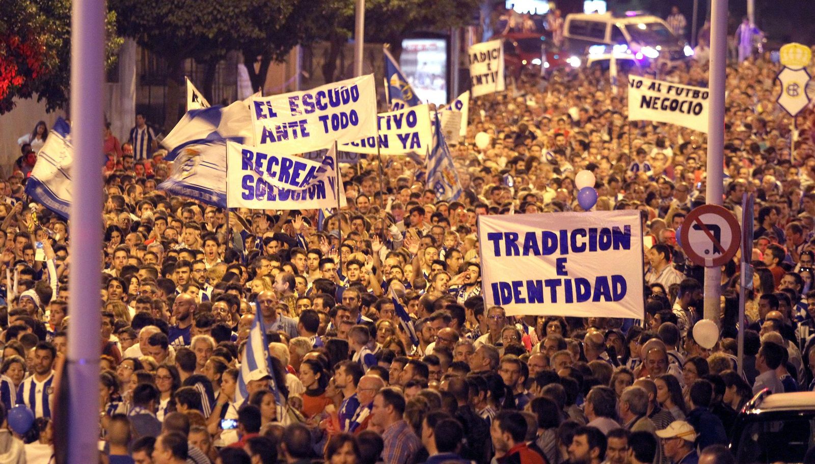Las imágenes de cuando Huelva se echó a la calle por su Recre