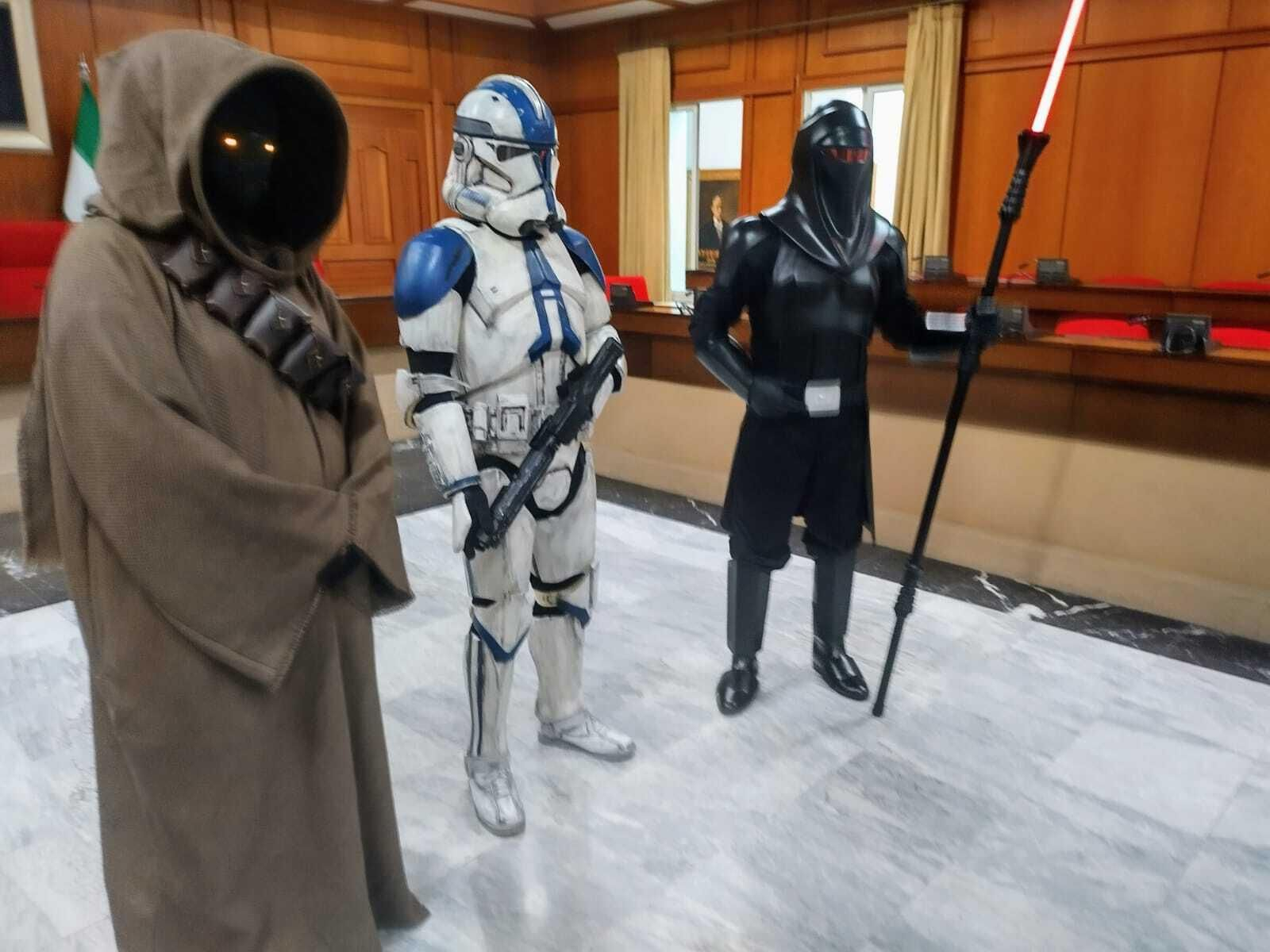 Un momento de la presentación del desfile de la Legión 501 en el Ayuntamiento de Córdoba.