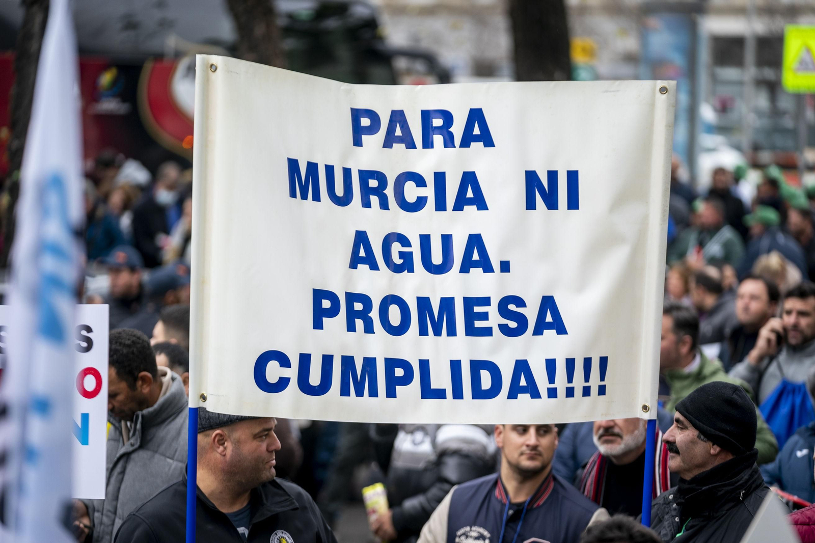 Vea en imágenes la concentración de los regantes ante el recorte del trasvase del Tajo-Segura