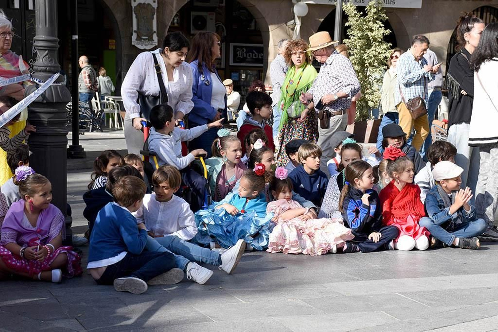 Las mejores imágenes de los peregrinos en la salida de Emigrantes