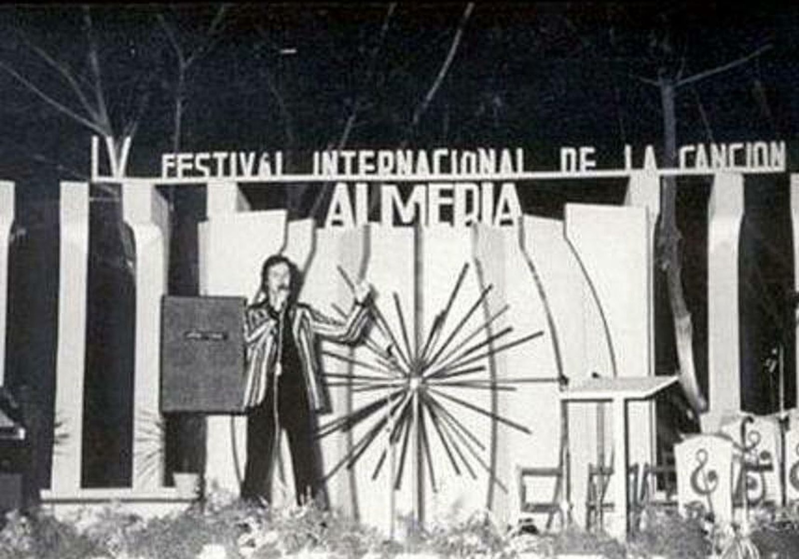 Camilo Sesto en su actuación Teddy Boys en Roquetas de Mar.