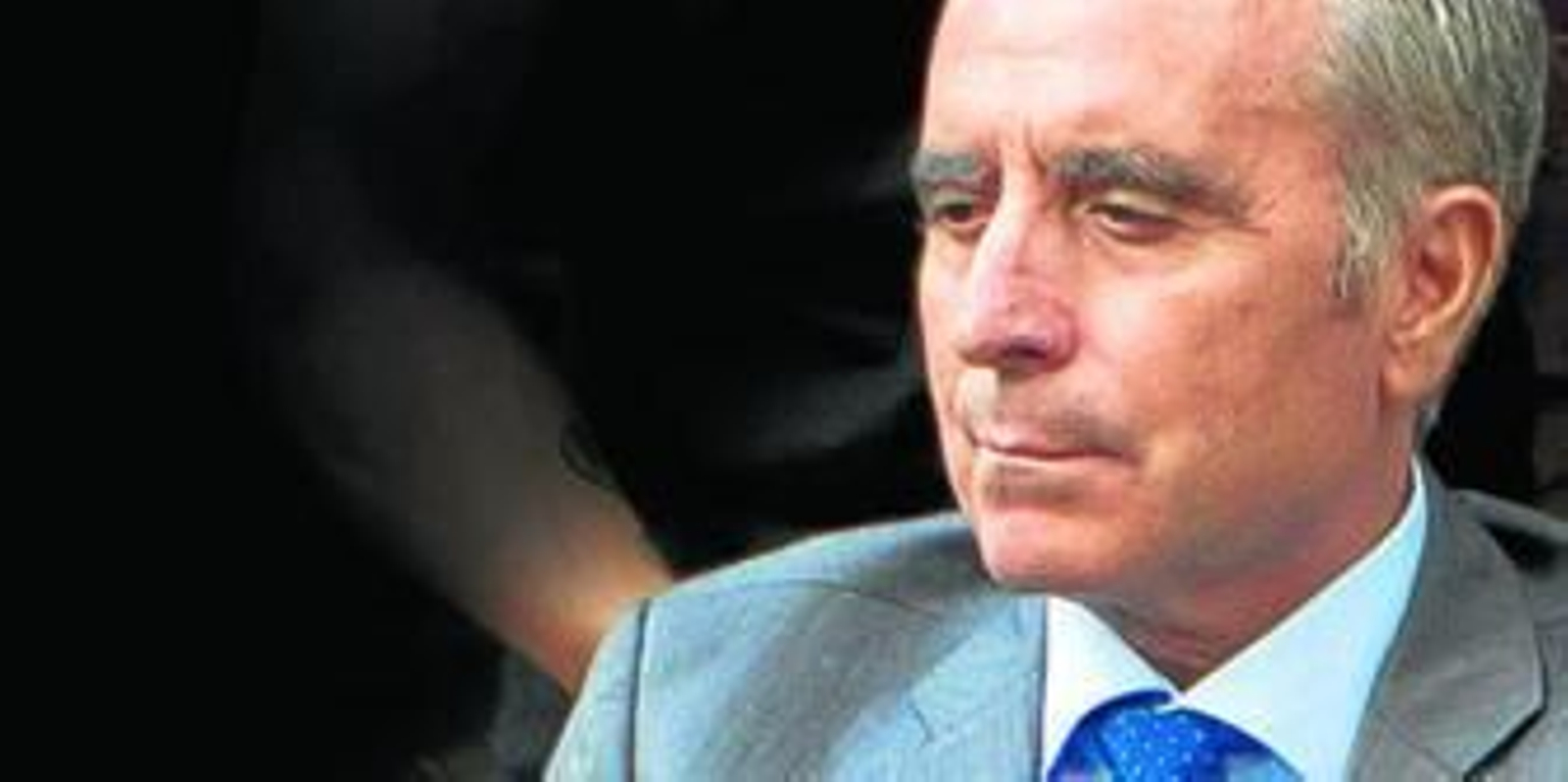 El torero José Ortega Cano sale de los juzgados de Sevilla tras prestar declaración como imputado, en septiembre de 2011.