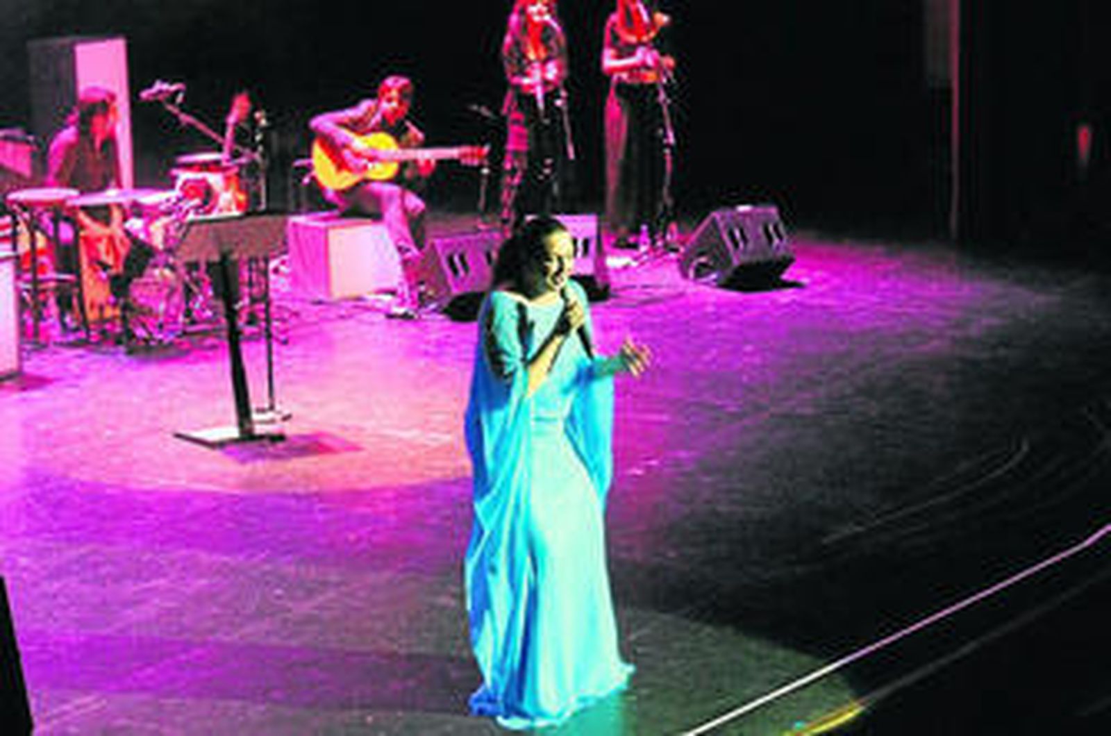 Niña Pastori durante el concierto ofrecido el viernes en Almería.