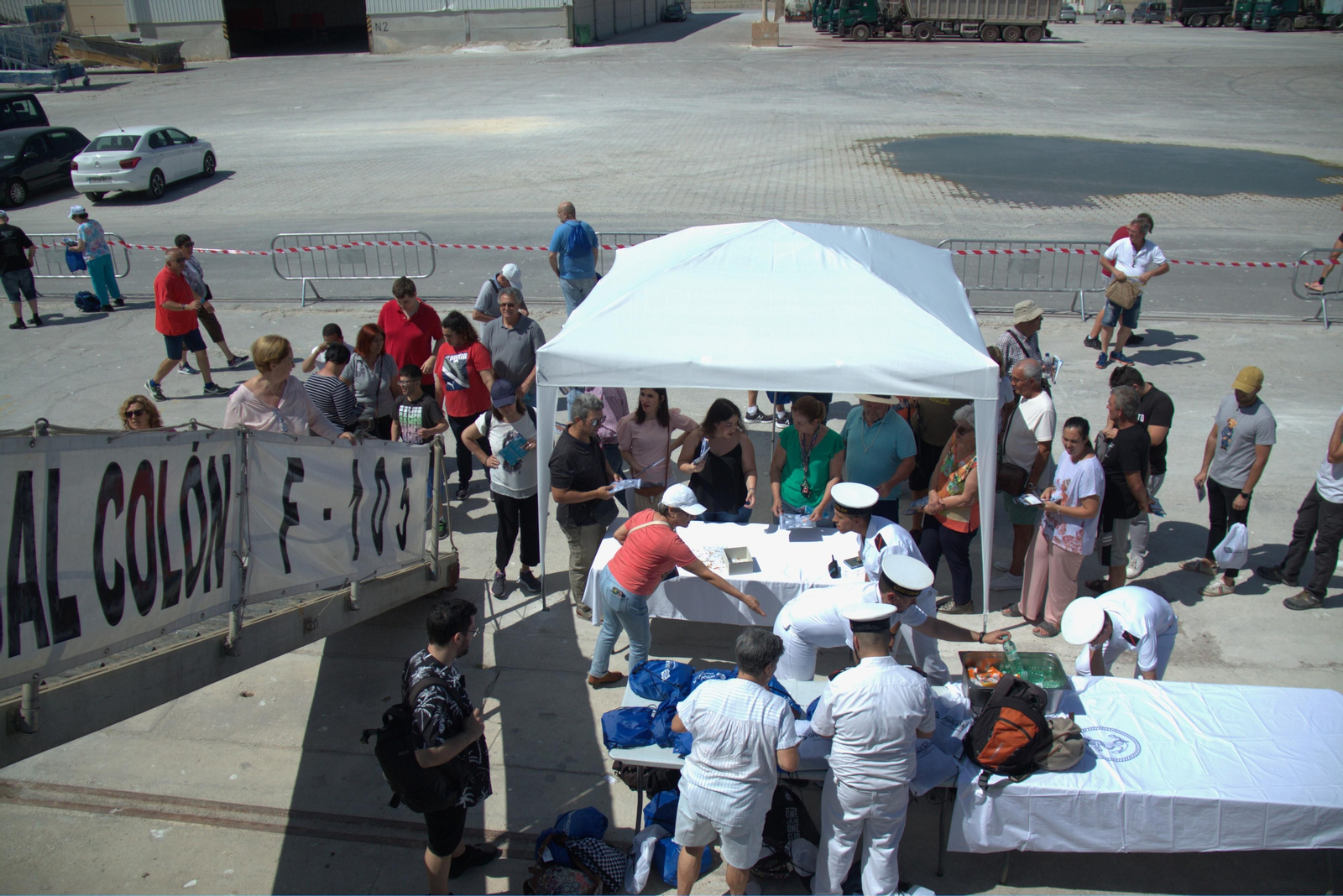 Éxito de participación para ver de cerca el despliegue de las Fuerzas Armadas en Motril