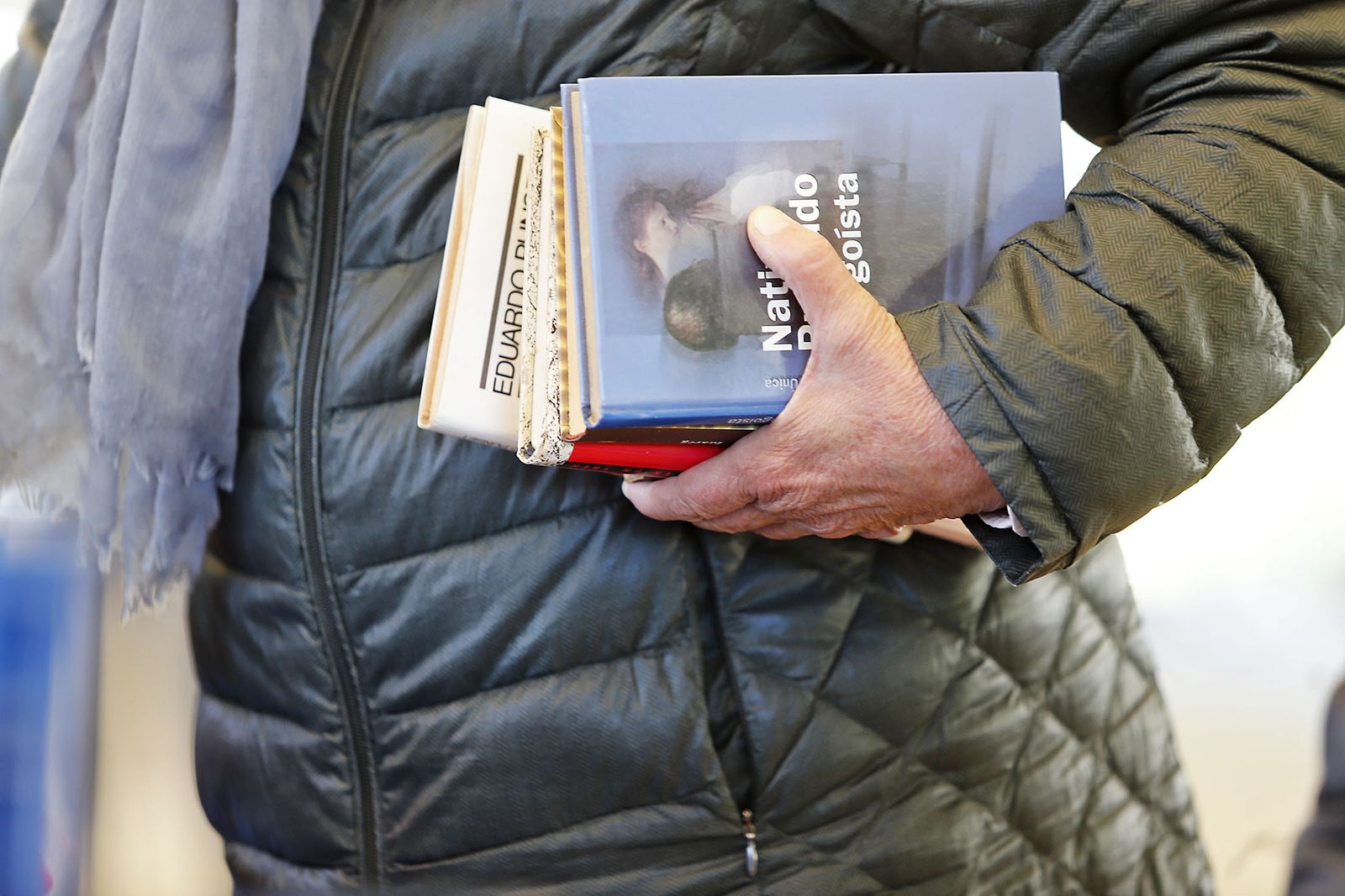 Imágenes del mercadillo solidario de Ayre en Huelva