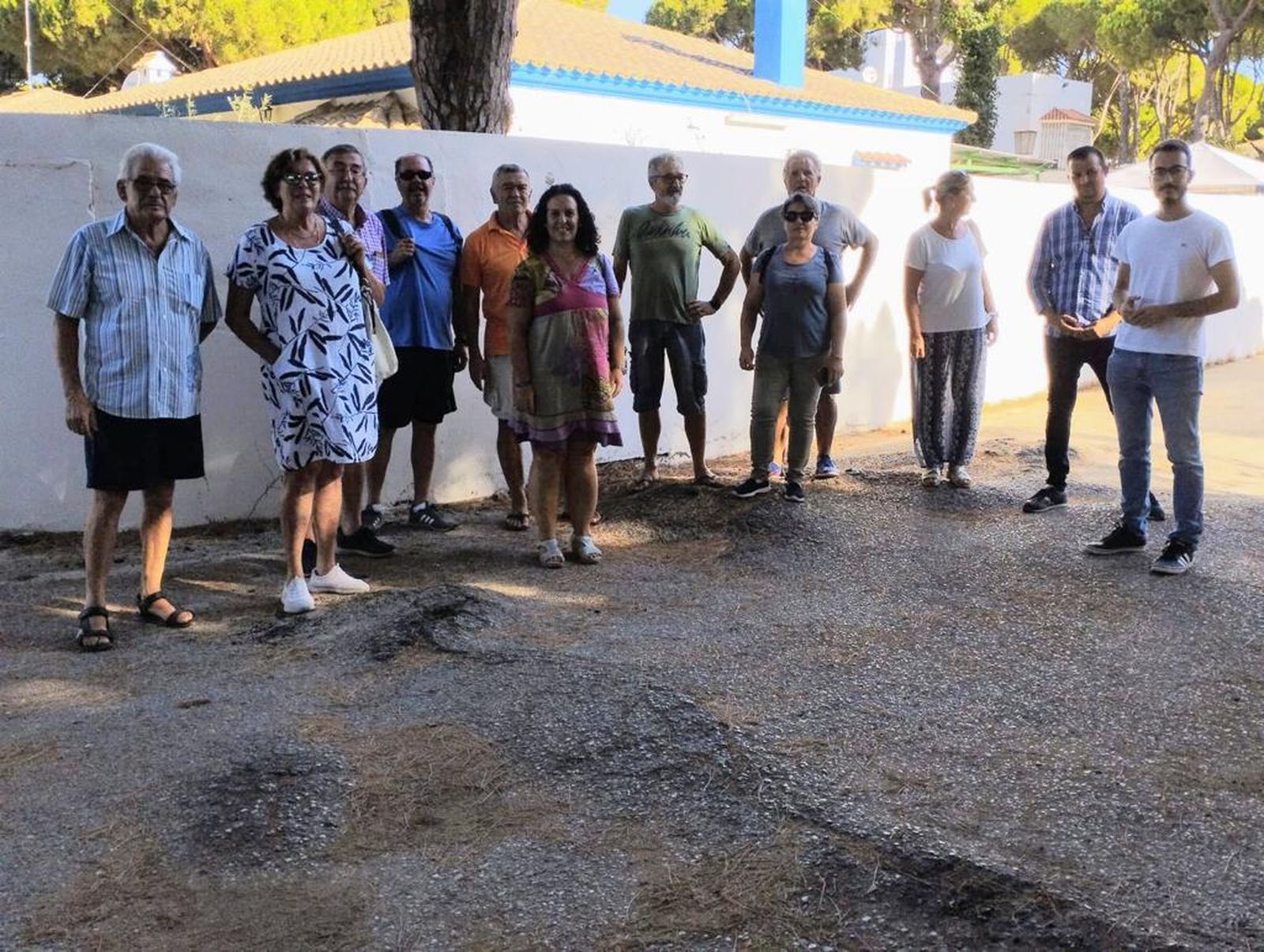 Ascensión Hita, durante su visita a los vecinos.