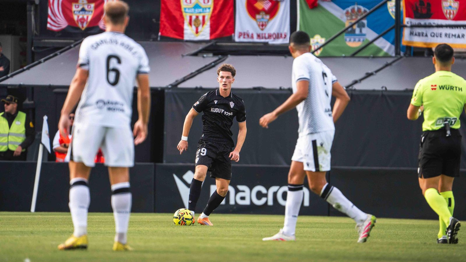 Dzodic repitió titularidad en la media