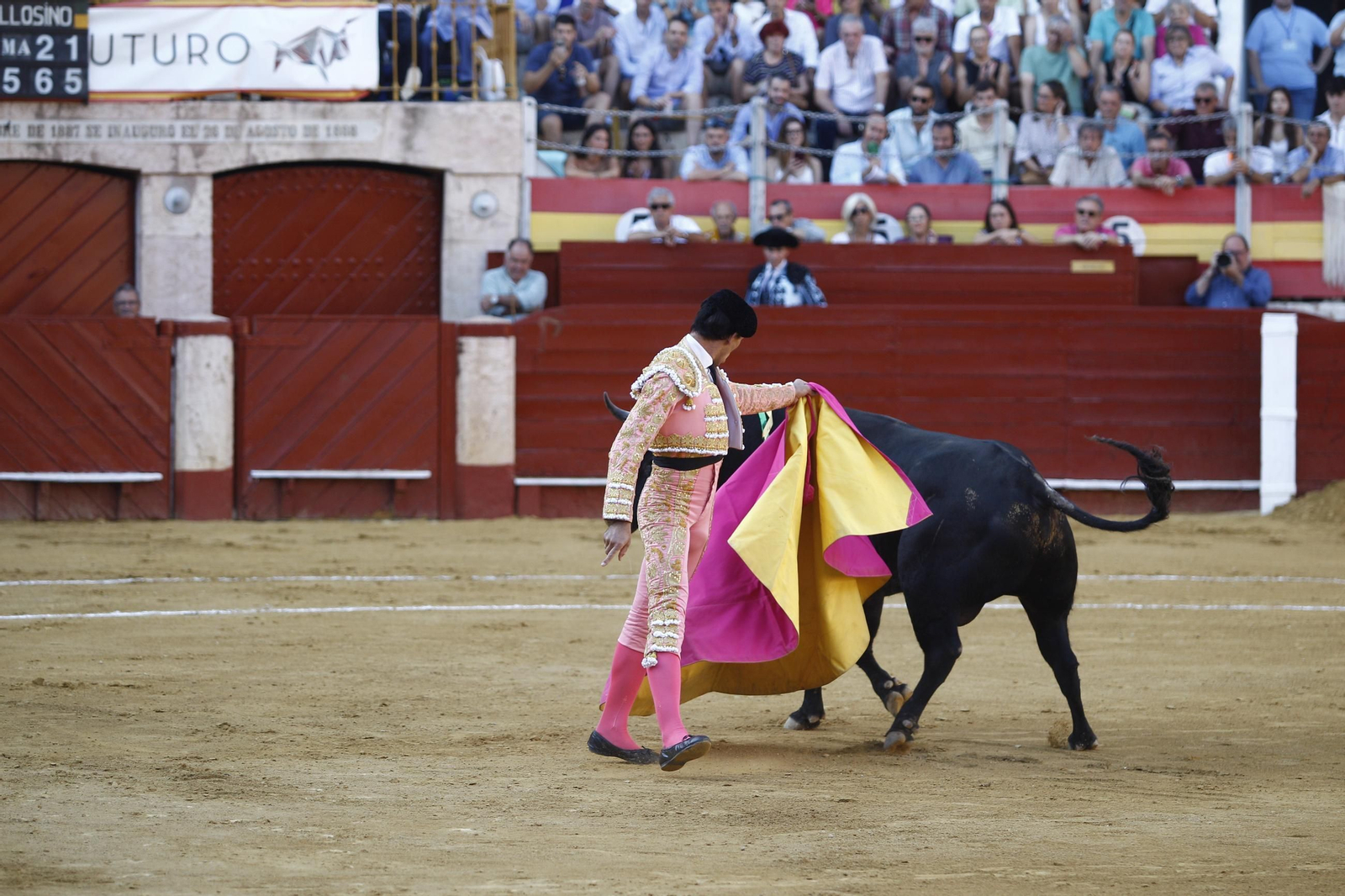 Las mejores imágenes de los toreros Fortes, Juan Ortega y David de Miranda en la Feria de Almería 2025