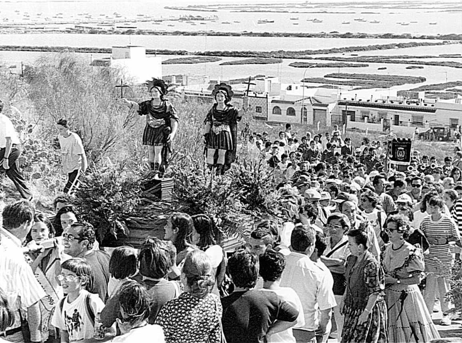 Los Copatronos, en procesión.