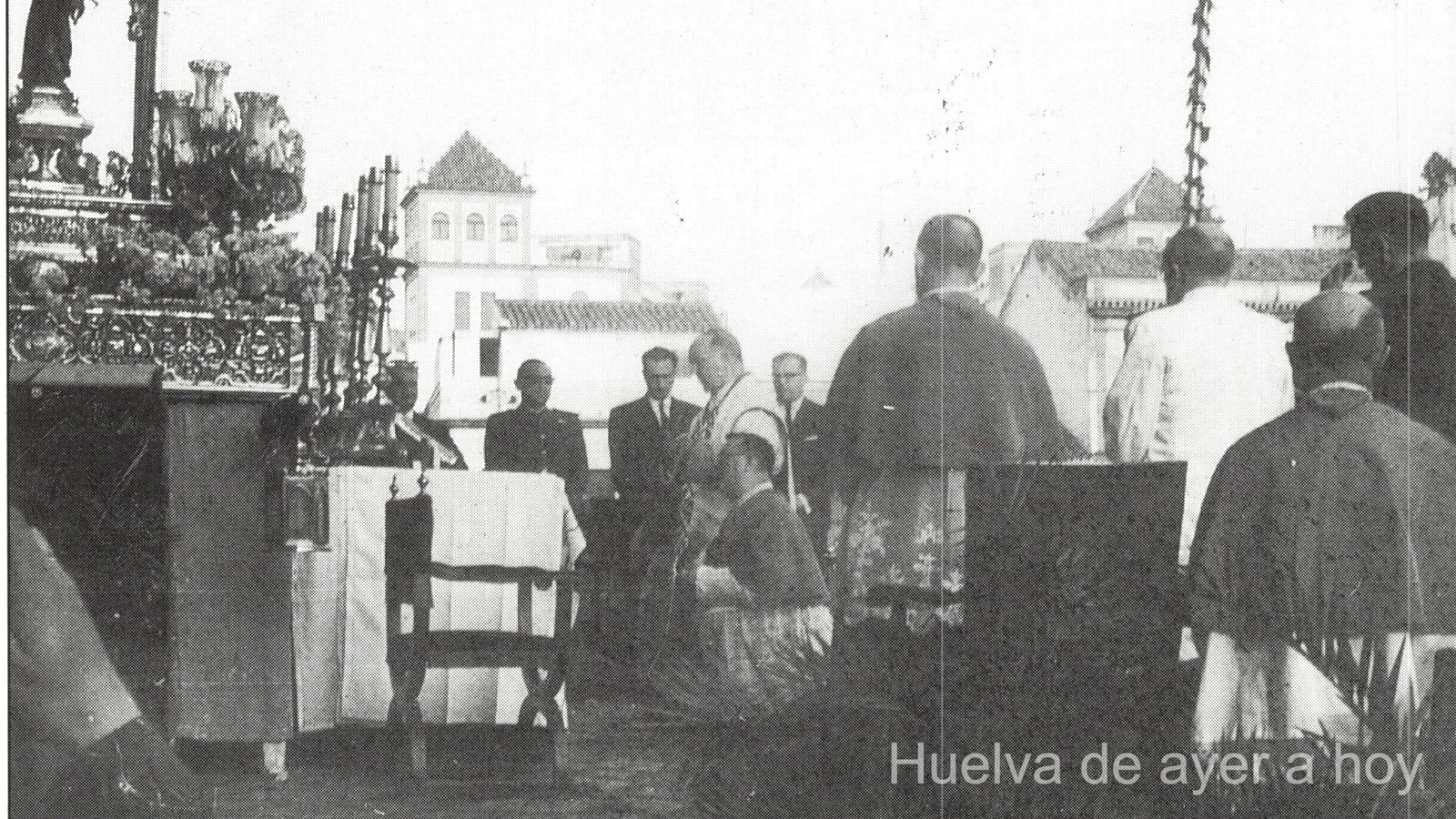 La Virgen de la Cinta en la proclamación de la bula de su patronazgo canónico y la despedida del obispo Cantero, en 1964.