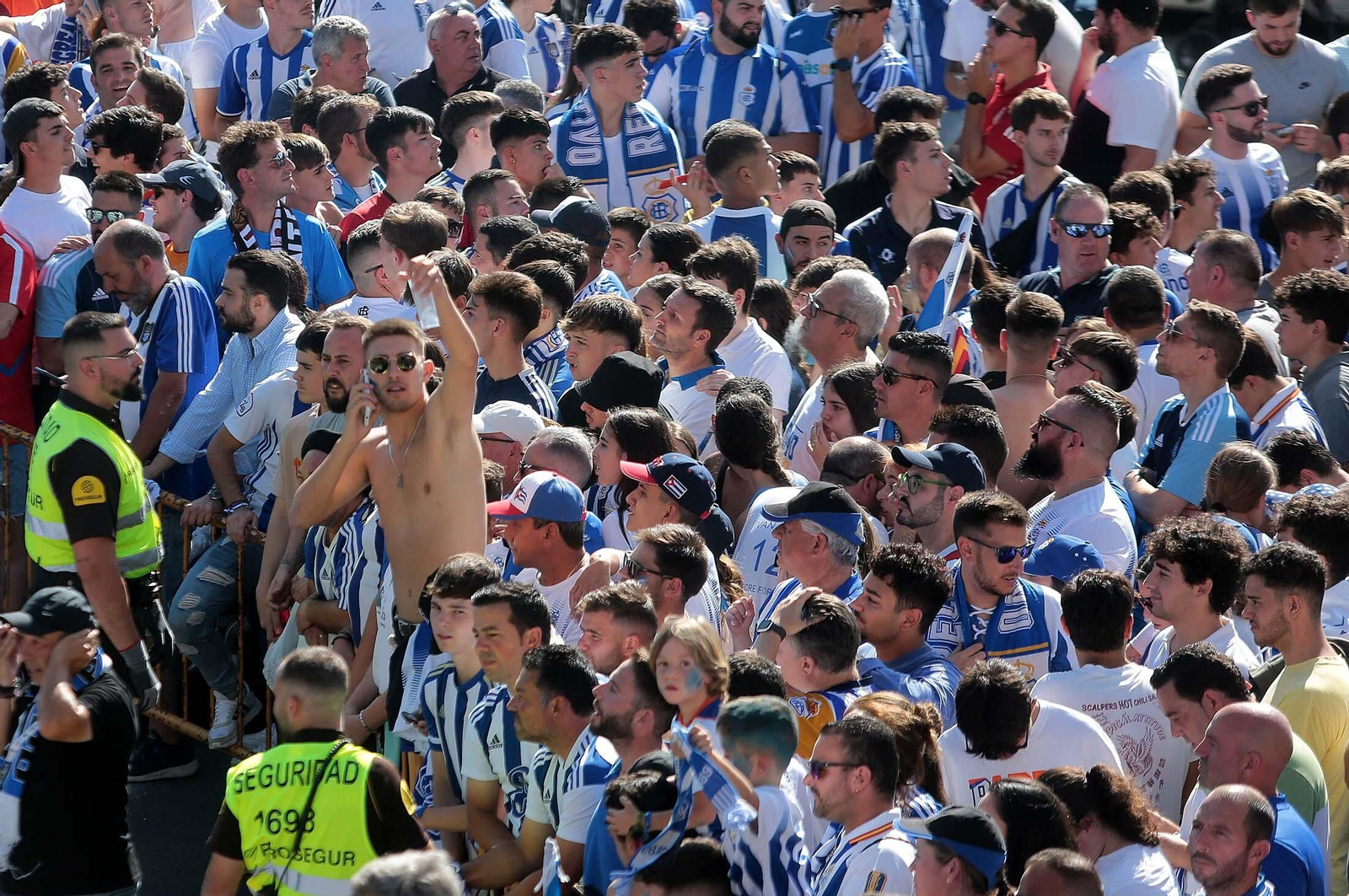 Imágenes del gran ambiente en el Nuevo Colombino en el ascenso del Recre