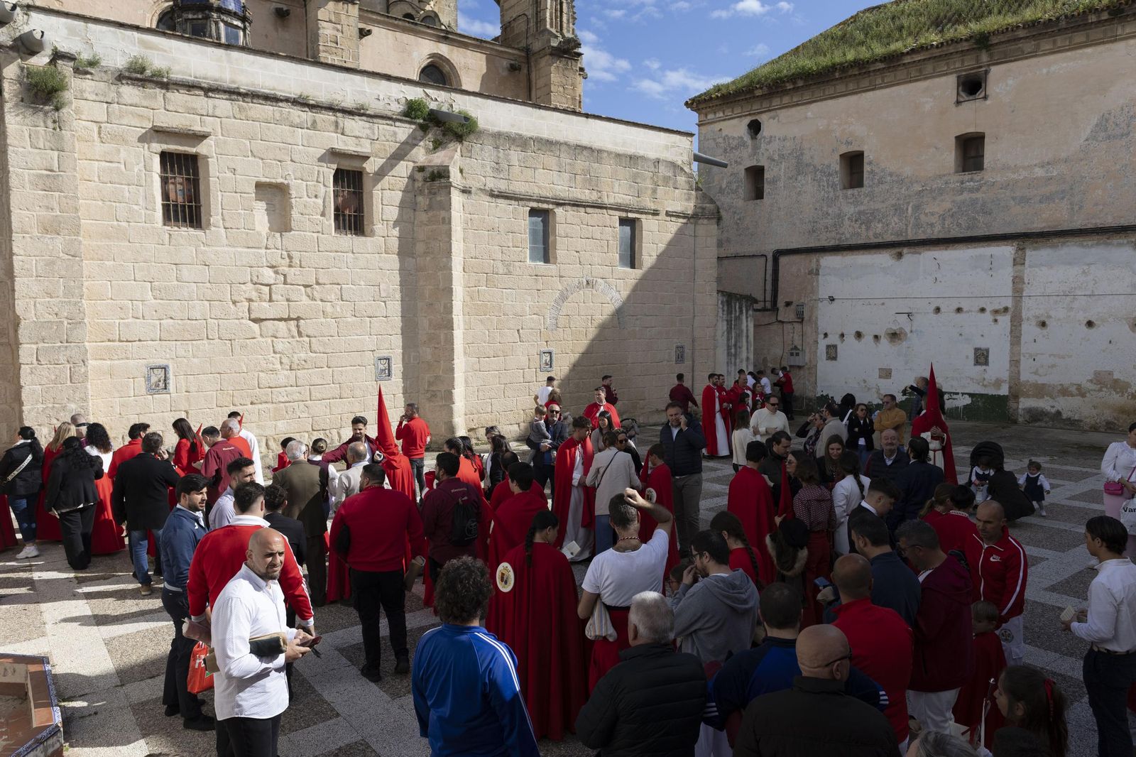 Imágenes de la salida de Misericordia en la Semana Santa de El Puerto 2025