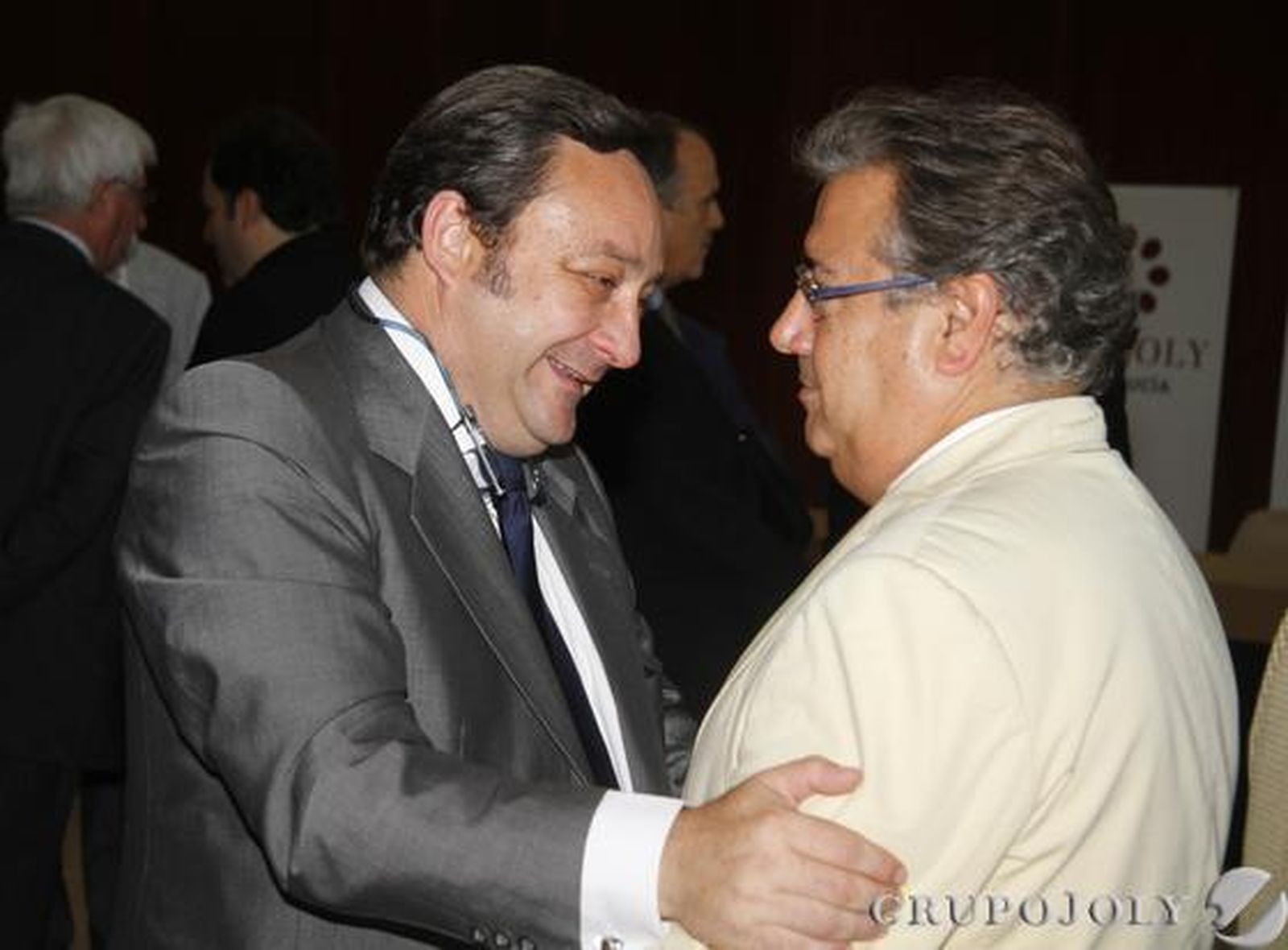 Florencio Baltasar, director de la correduría de seguros  Eos Risq, con Juan Ignacio Zoido.

Foto: Victoria Hidalgo / Juan Carlos Vazquez