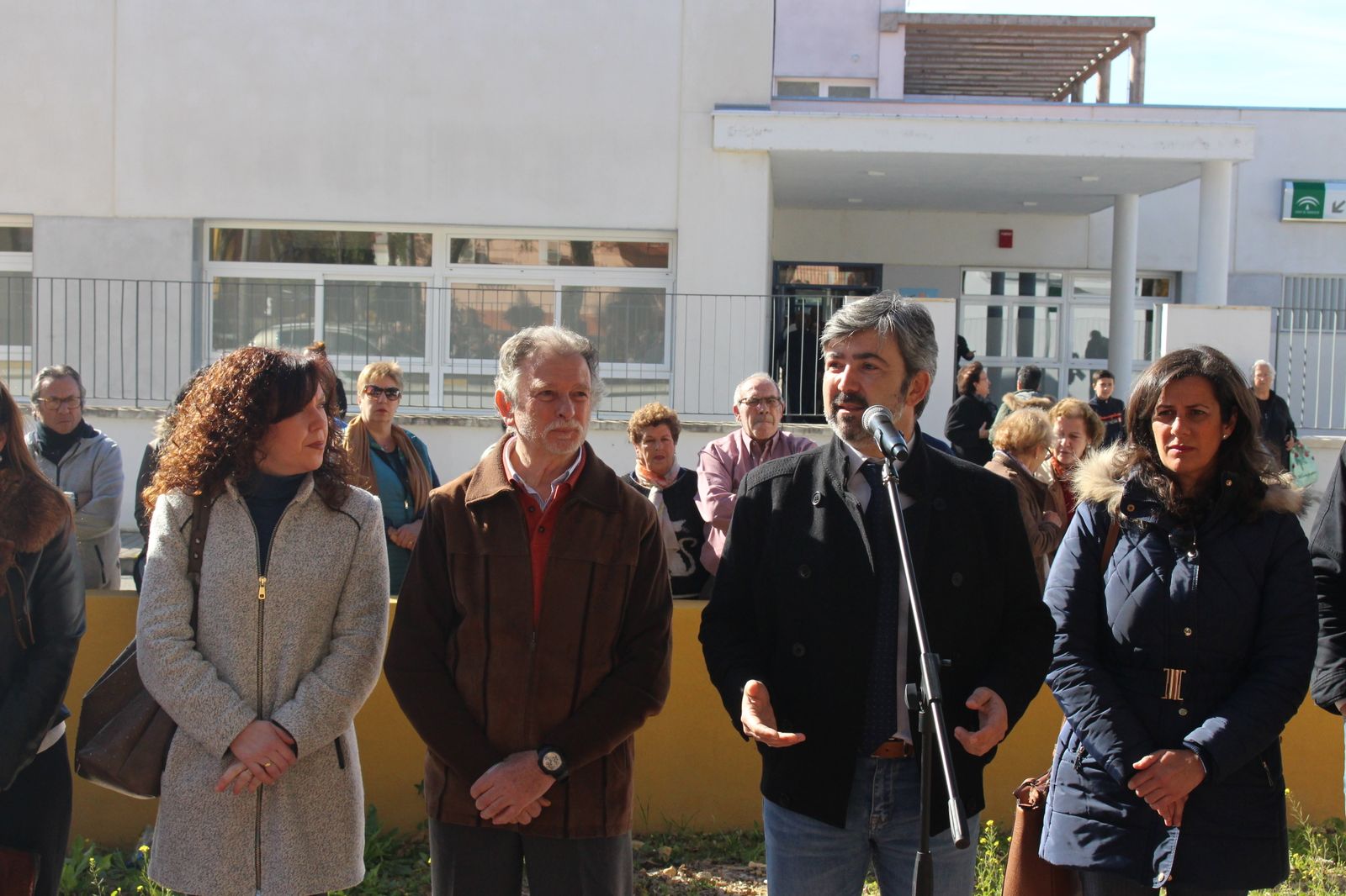 El alcalde de Coria del Río, Modesto González, este mediodía, en la inauguración del nuevo centro de salud.
