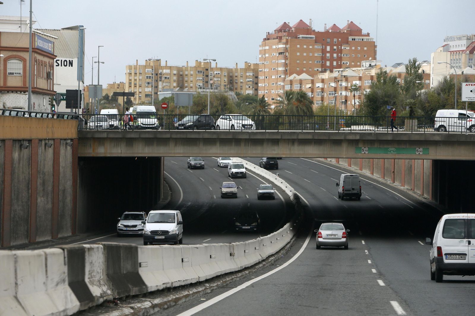La autovía  A-92  a la altura de Sevilla , junto a Sevilla  Este y Torreblanca.