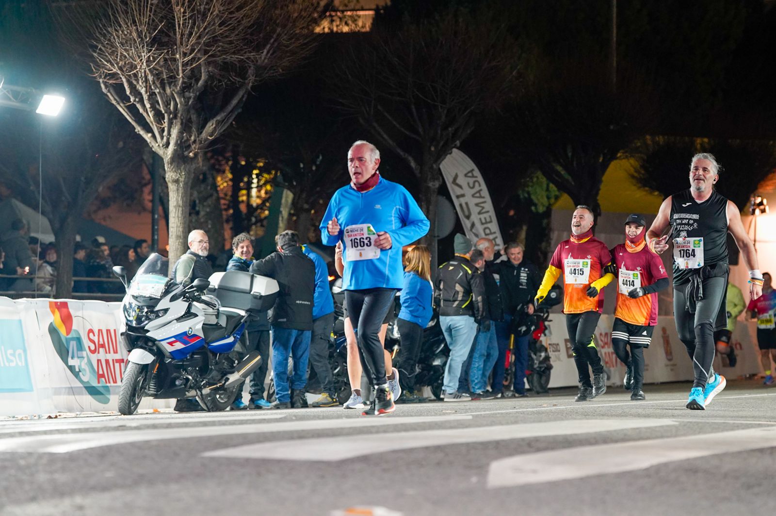 En imágenes: búscate en tu llegada a meta de la Carrera de San Antón 2026 (1)
