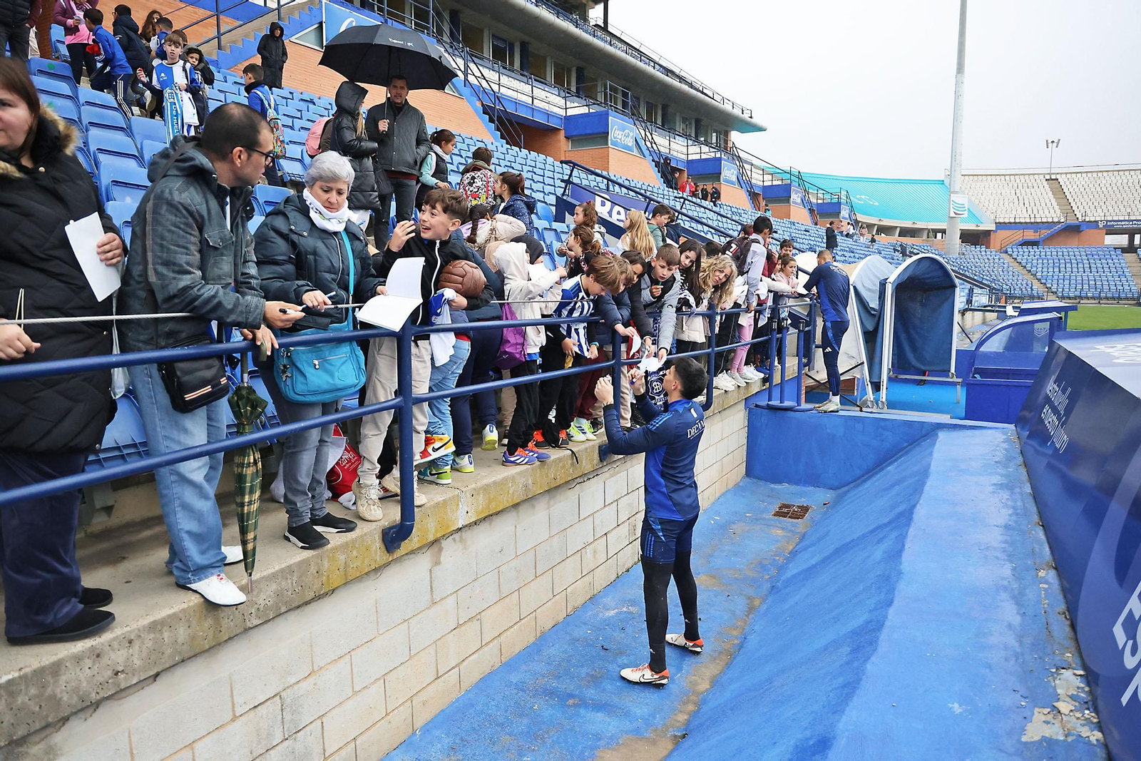 Imágenes de los mas pequeños en el entrenamiento del Recreativo de Huelva