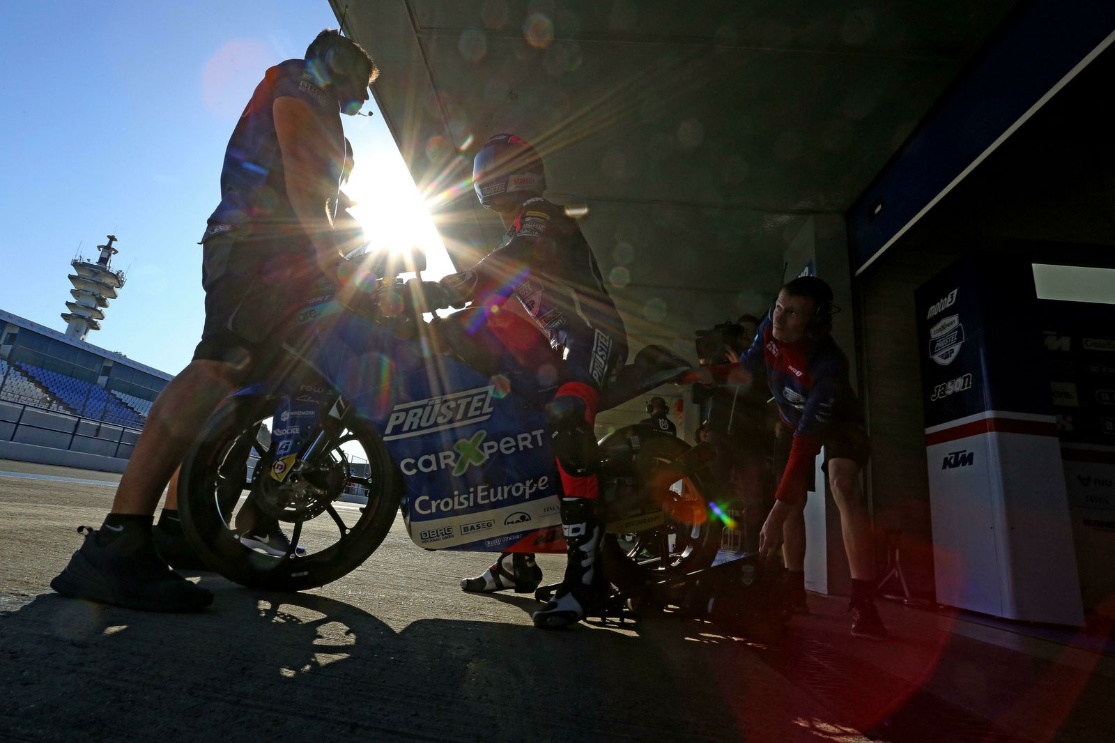 Los pilotos de Moto2 y Moto3 han brillado en la segunda jornada de Test Oficial en Jerez.