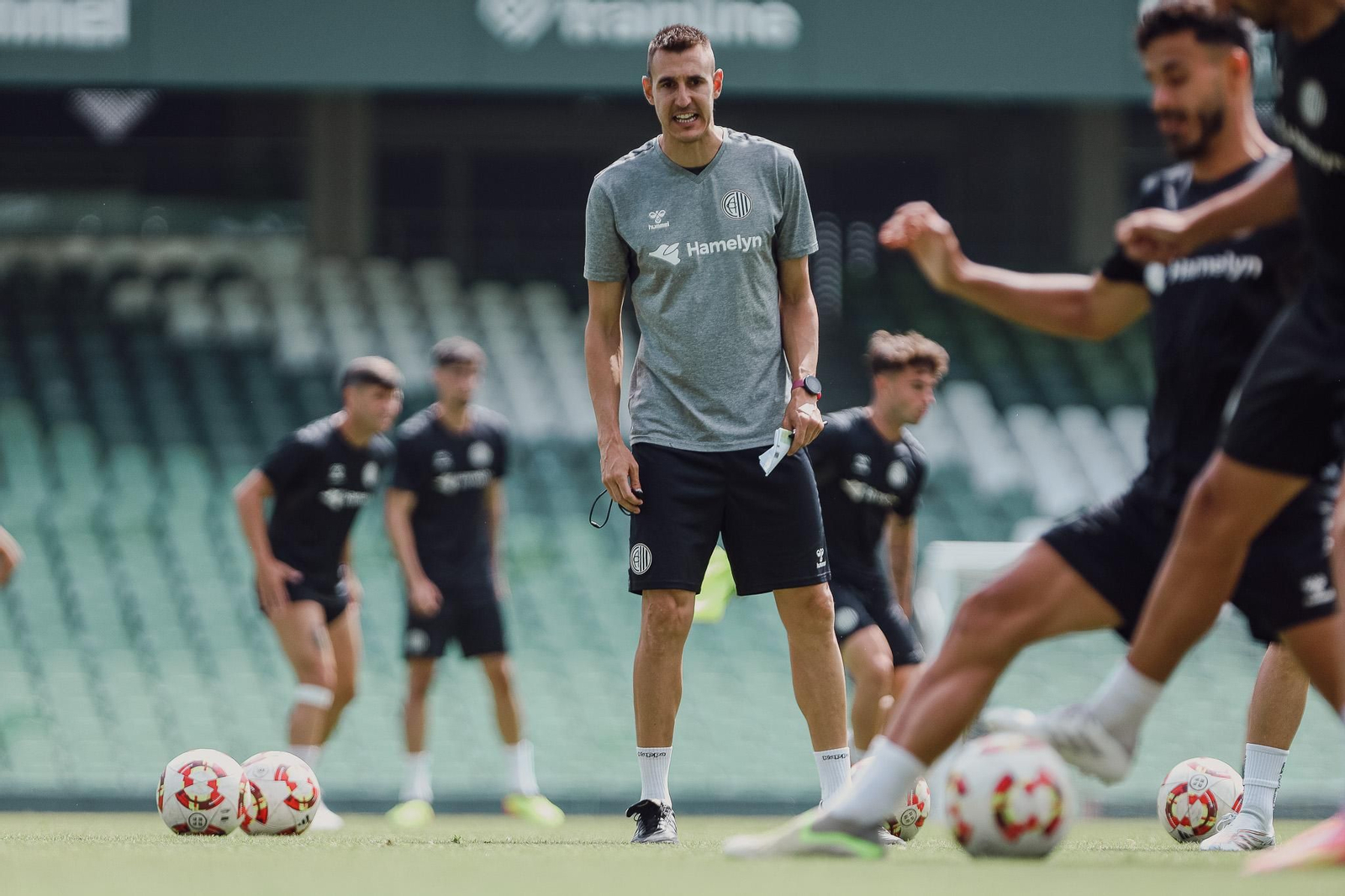 El técnico sevillano, durante una sesión de entrenamiento.