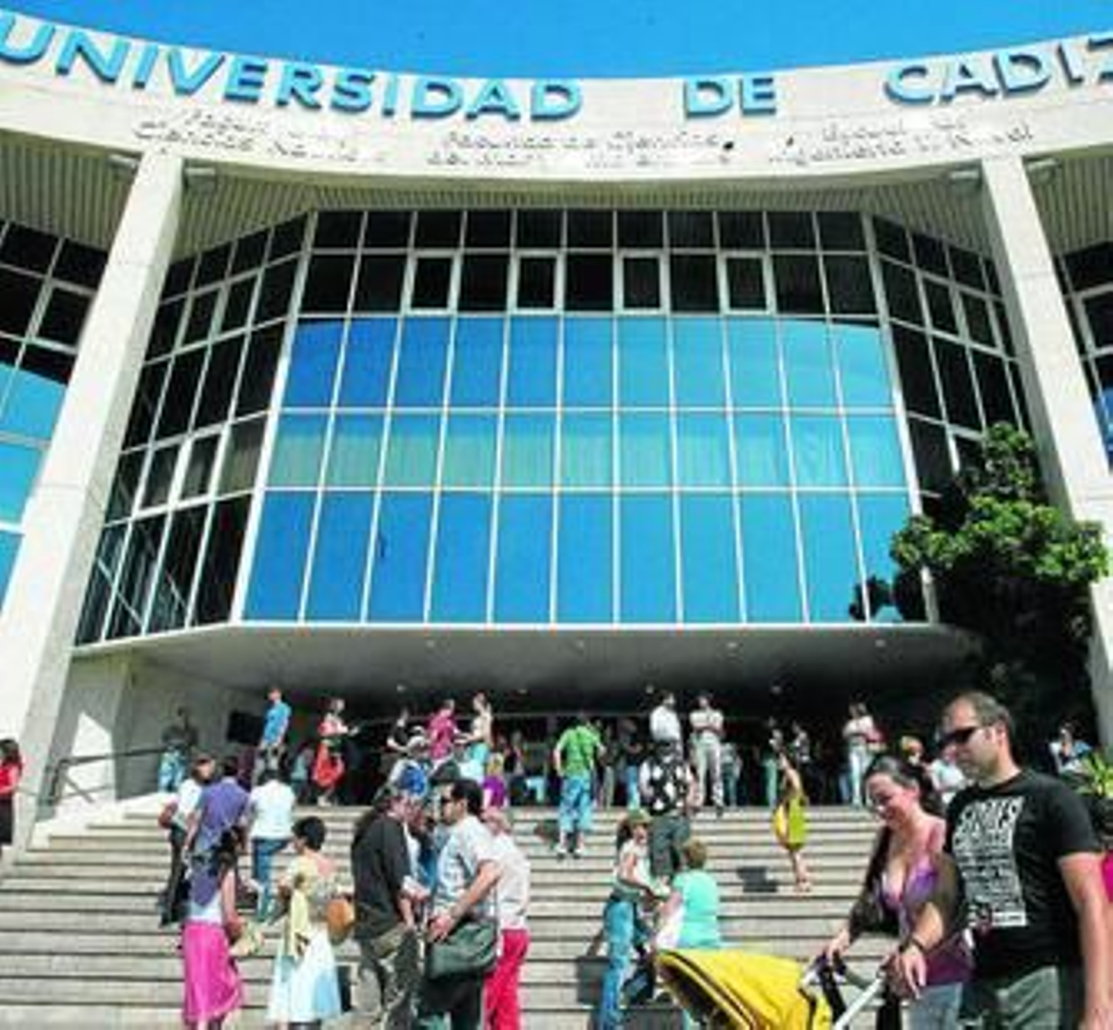 En el campus de Puerto Real se emplaza el Centro Andaluz Superior de Estudios Marinos (CASEM).