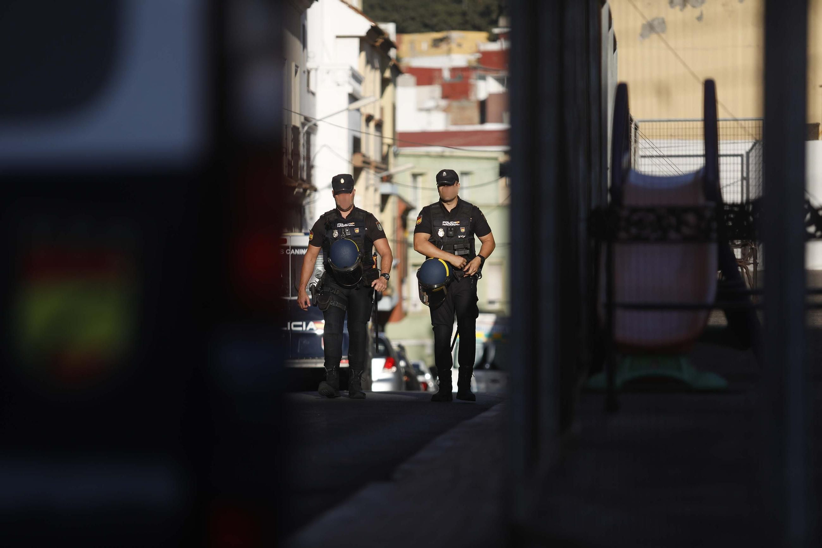 Fotos del operativo contra el tráfico de drogas en la barriada de La Bajadill, en Algeciras