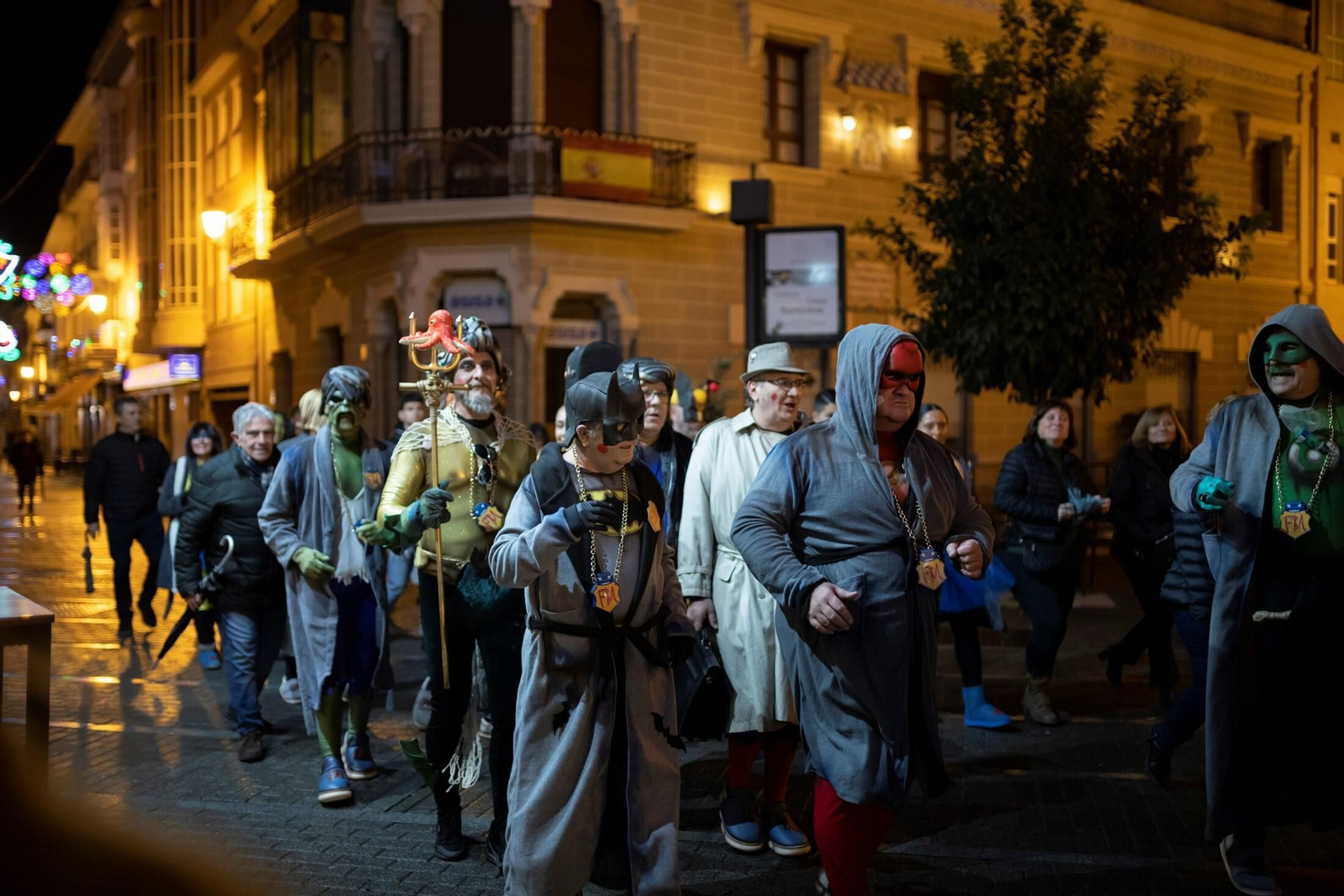 Una agrupación carnavalera llega al Gran Teatro.